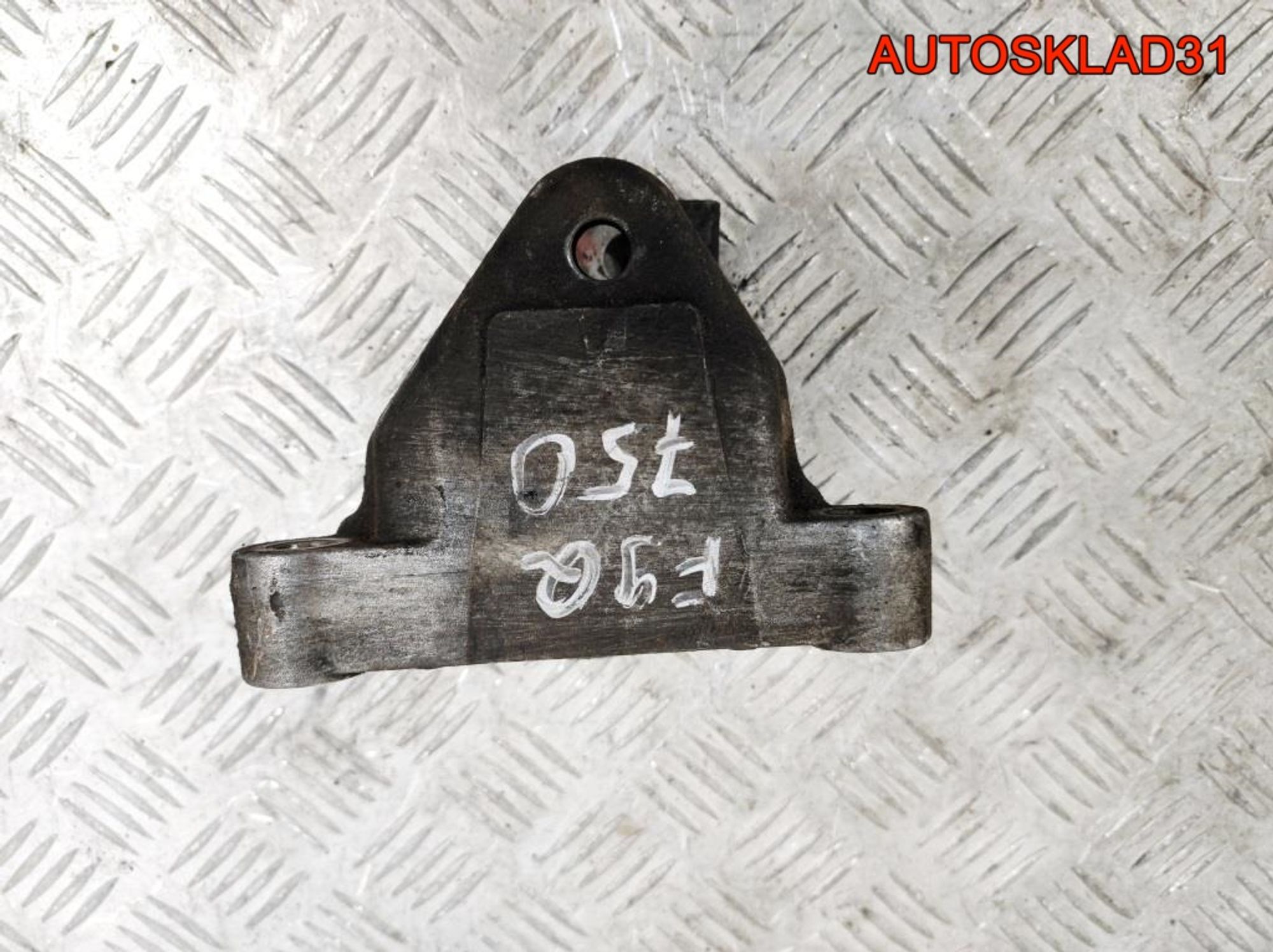 Кронштейн двигателя задний Renault Laguna 2 8200298146 - АвтоСклад31.рф - авторазборка контрактные б/у запчасти в г. Белгород Кронштейн двигателя задний Renault Laguna 2 8200298146 - АвтоСклад31.рф - авторазборка контрактные б/у запчасти в г. Белгород