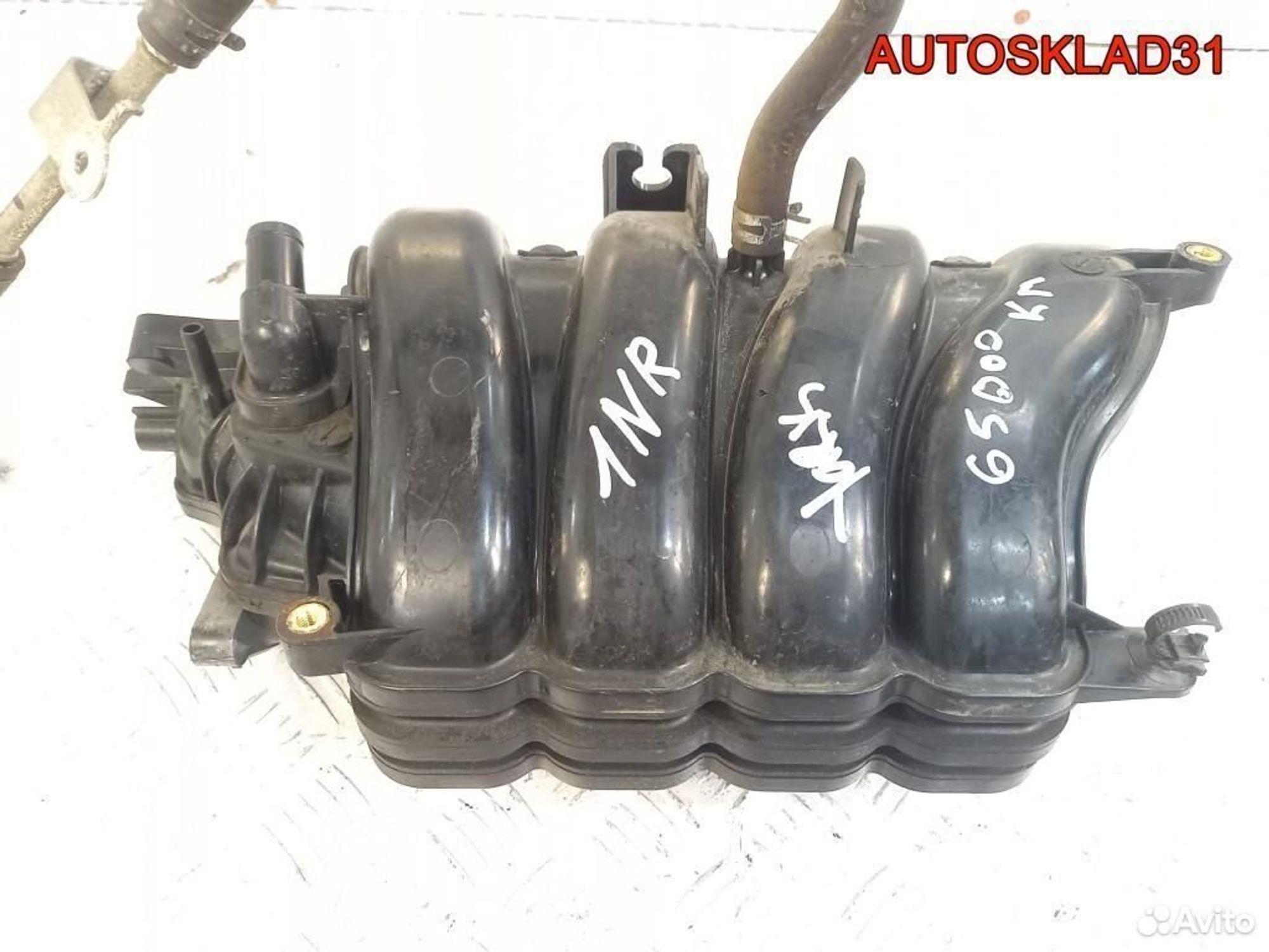 Коллектор впускной Toyota Yaris 1.3 1NR 1712047010 - АвтоСклад31.рф - авторазборка контрактные б/у запчасти в г. Белгород Коллектор впускной Toyota Yaris 1.3 1NR 1712047010 - АвтоСклад31.рф - авторазборка контрактные б/у запчасти в г. Белгород