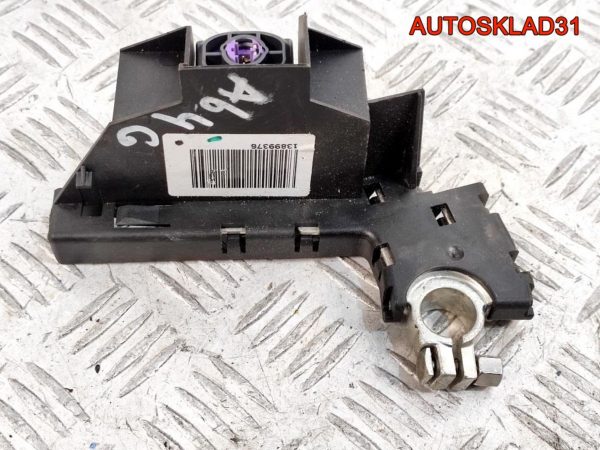 Решетка радиатора Ford Focus 1 98AB8200CG - АвтоСклад31.рф - авторазборка контрактные б/у запчасти в г. Белгород