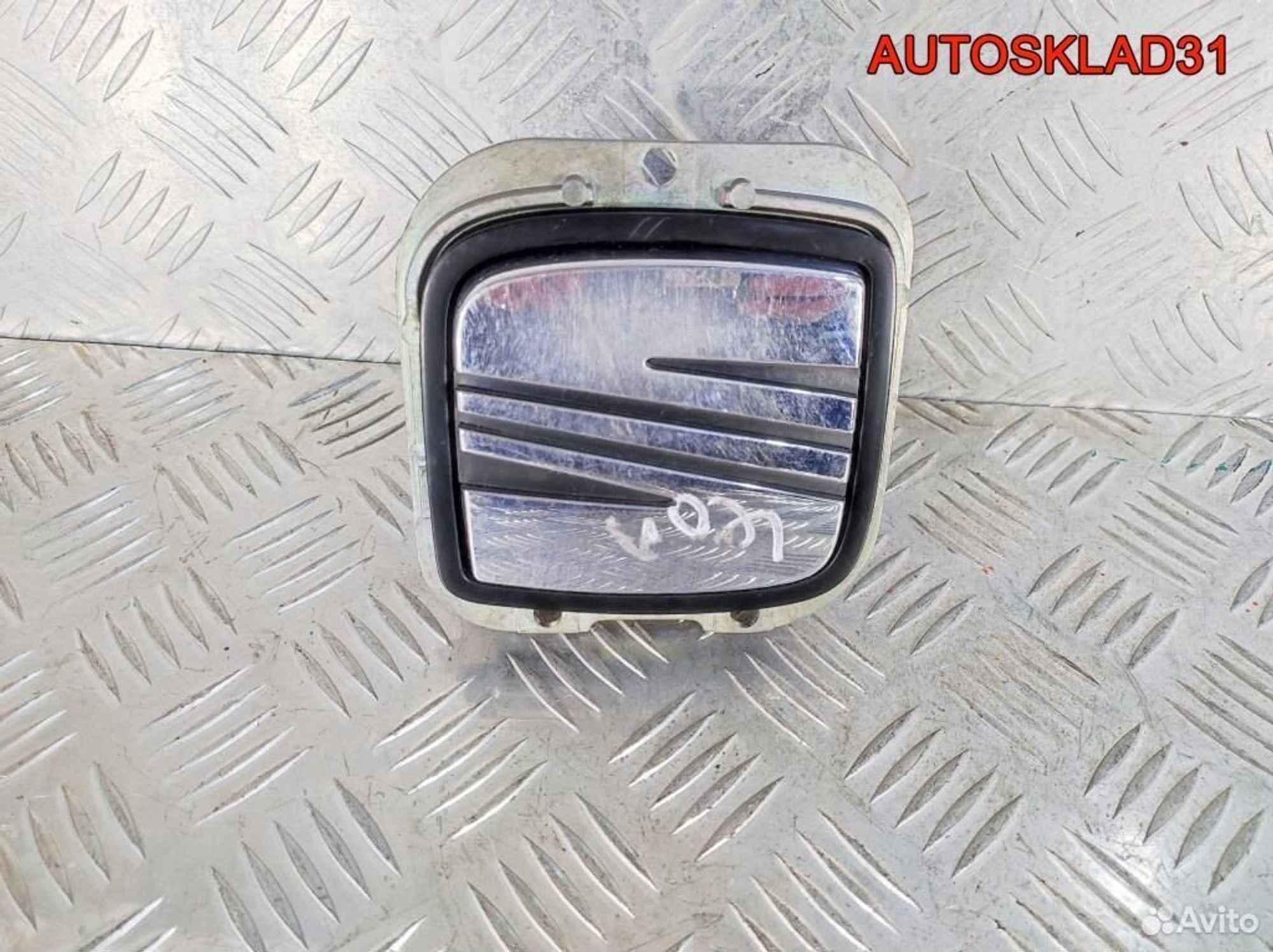 Ручка открывания багажника Seat Leon 1M 1M6827565J - АвтоСклад31.рф - авторазборка контрактные б/у запчасти в г. Белгород Ручка открывания багажника Seat Leon 1M 1M6827565J - АвтоСклад31.рф - авторазборка контрактные б/у запчасти в г. Белгород