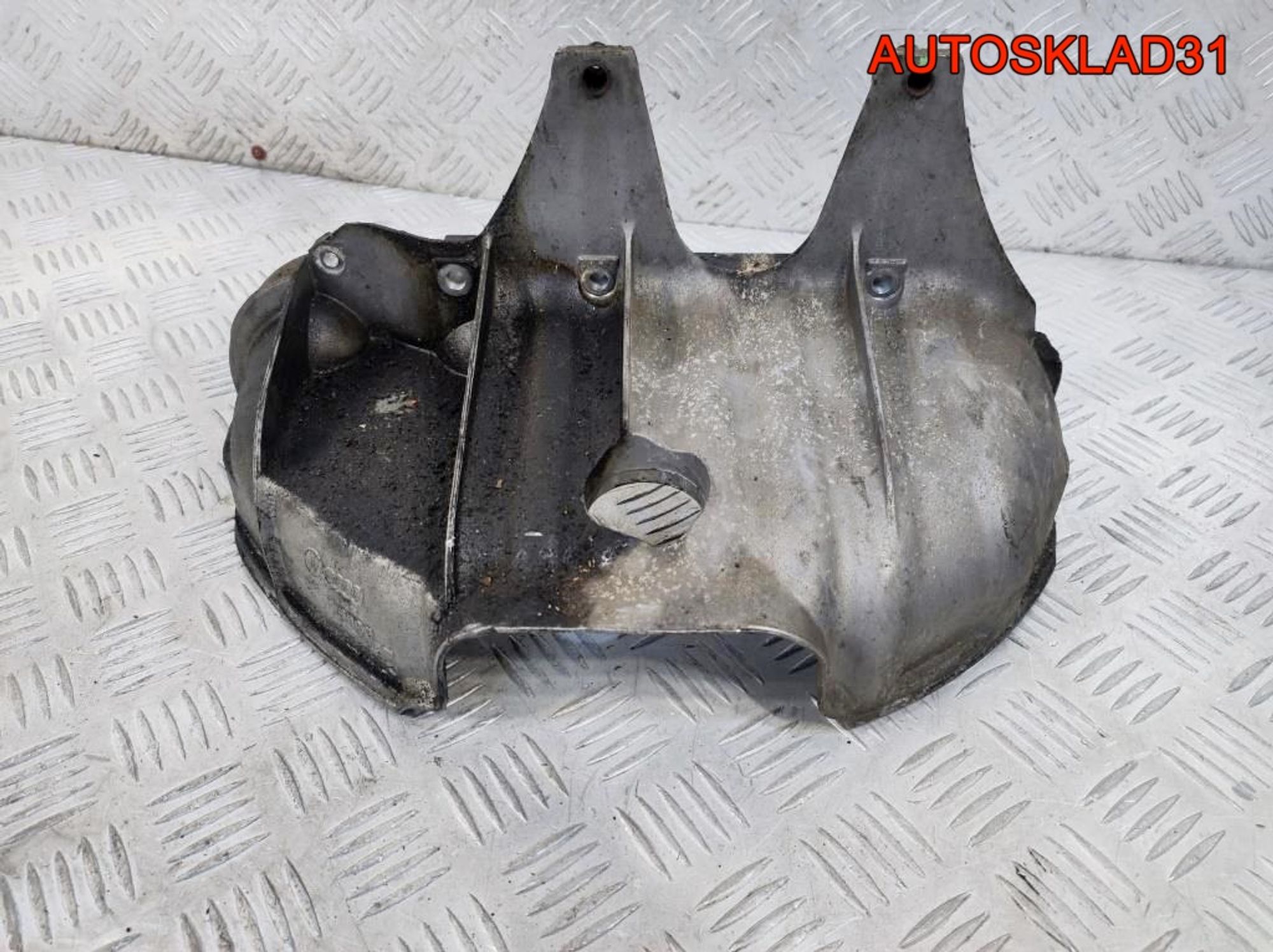 Экран тепловой VW Touran 2,0 BSX 06A133228P - АвтоСклад31.рф - авторазборка контрактные б/у запчасти в г. Белгород Экран тепловой VW Touran 2,0 BSX 06A133228P - АвтоСклад31.рф - авторазборка контрактные б/у запчасти в г. Белгород