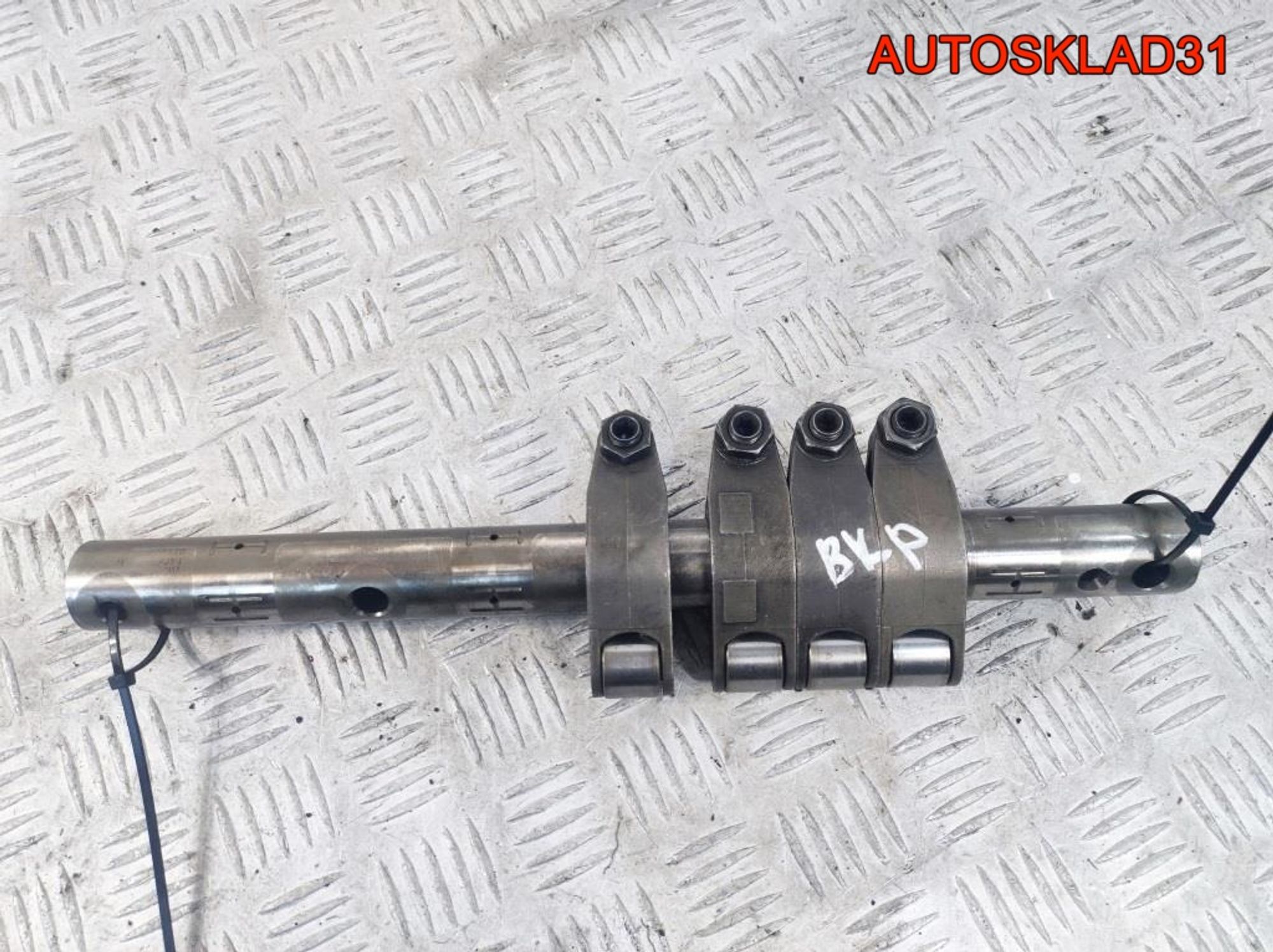 Ось коромысел VW Passat B6 2.0 BKP 03G109527A - АвтоСклад31.рф - авторазборка контрактные б/у запчасти в г. Белгород Ось коромысел VW Passat B6 2.0 BKP 03G109527A - АвтоСклад31.рф - авторазборка контрактные б/у запчасти в г. Белгород