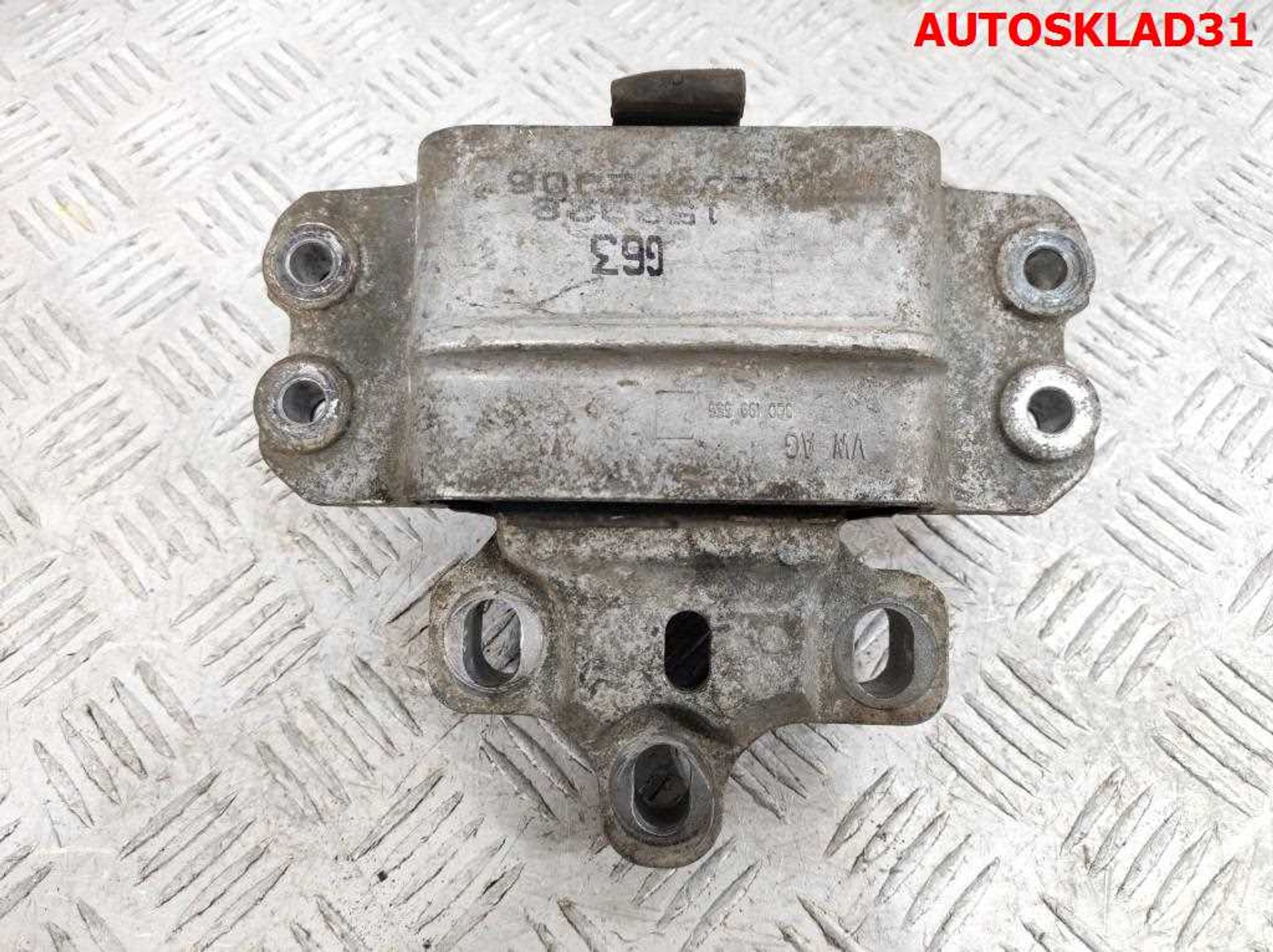 Опора МКПП левая Volkswagen Passat B6 3C0199555AA - АвтоСклад31.рф - авторазборка контрактные б/у запчасти в г. Белгород Опора МКПП левая Volkswagen Passat B6 3C0199555AA - АвтоСклад31.рф - авторазборка контрактные б/у запчасти в г. Белгород