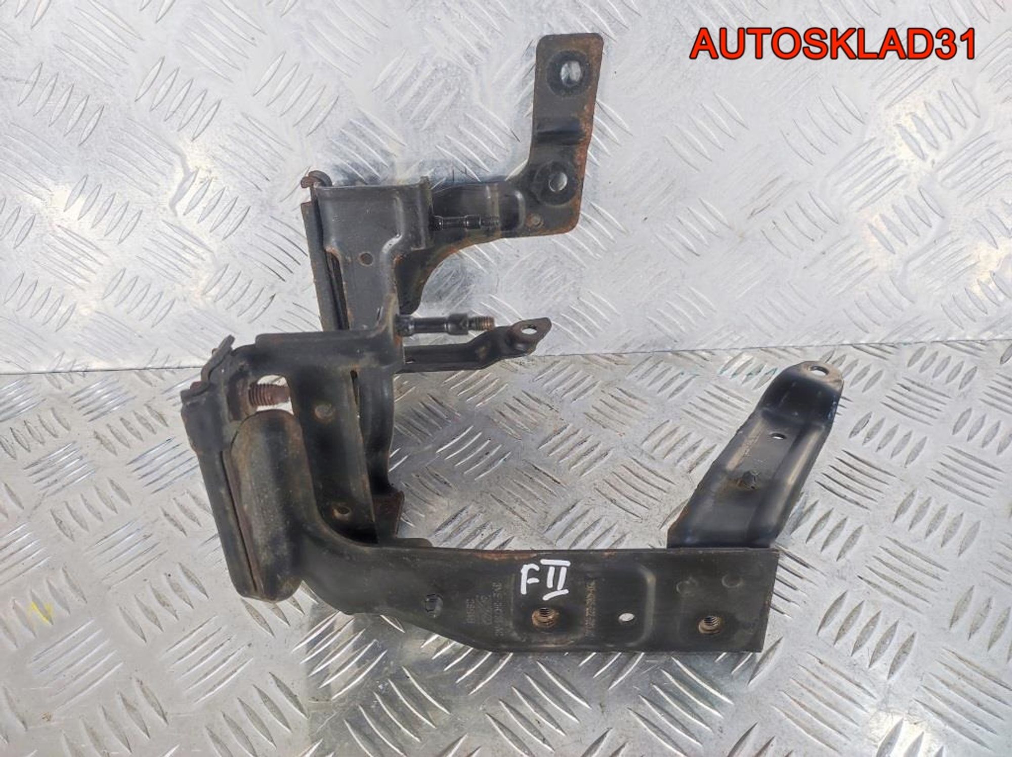 Кронштейн гидроусилителя Ford Focus 2 3M513K738AC - АвтоСклад31.рф - авторазборка контрактные б/у запчасти в г. Белгород Кронштейн гидроусилителя Ford Focus 2 3M513K738AC - АвтоСклад31.рф - авторазборка контрактные б/у запчасти в г. Белгород