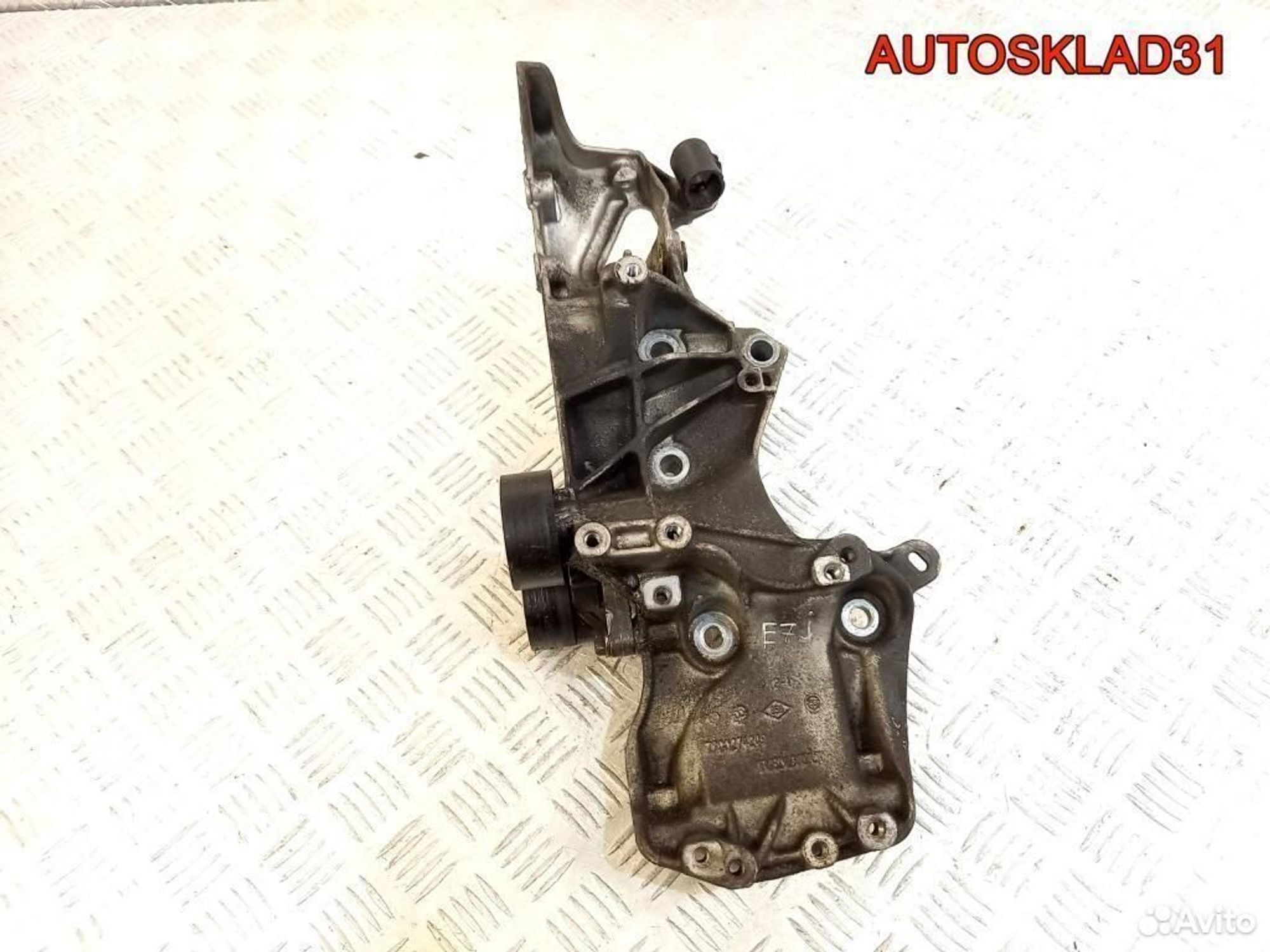 Кронштейн генератора Renault Kangoo 7700274249 - АвтоСклад31.рф - авторазборка контрактные б/у запчасти в г. Белгород Кронштейн генератора Renault Kangoo 7700274249 - АвтоСклад31.рф - авторазборка контрактные б/у запчасти в г. Белгород