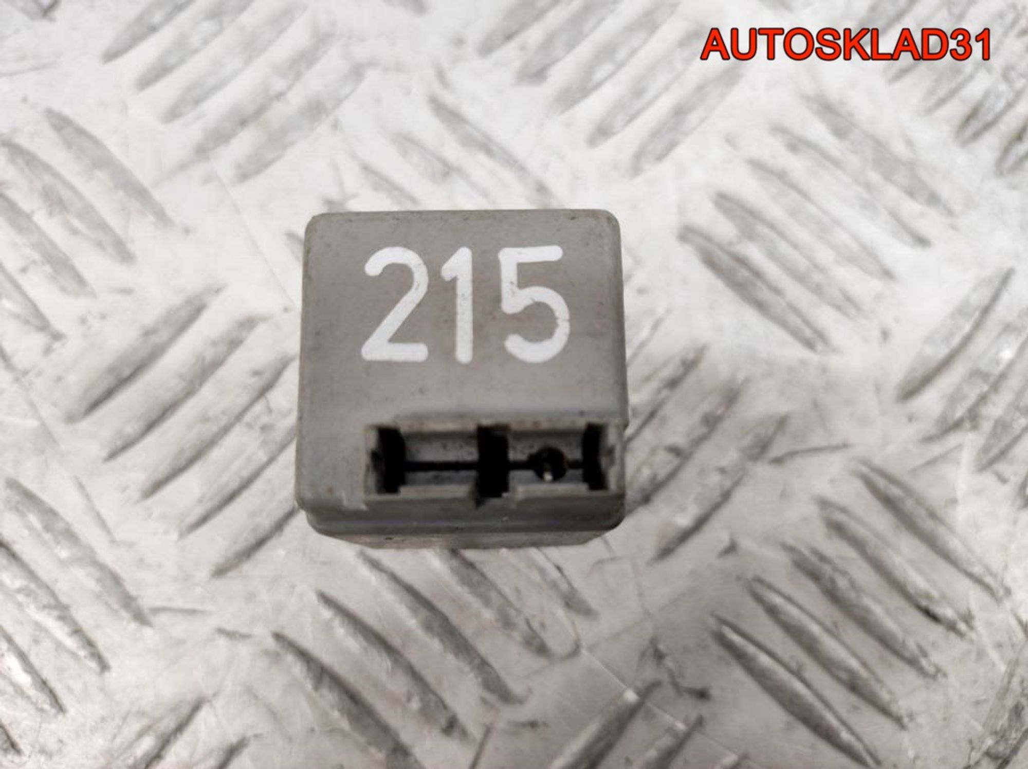 Реле бензонасоса №215 Audi A4 B5 443951253L - АвтоСклад31.рф - авторазборка контрактные б/у запчасти в г. Белгород Реле бензонасоса №215 Audi A4 B5 443951253L - АвтоСклад31.рф - авторазборка контрактные б/у запчасти в г. Белгород