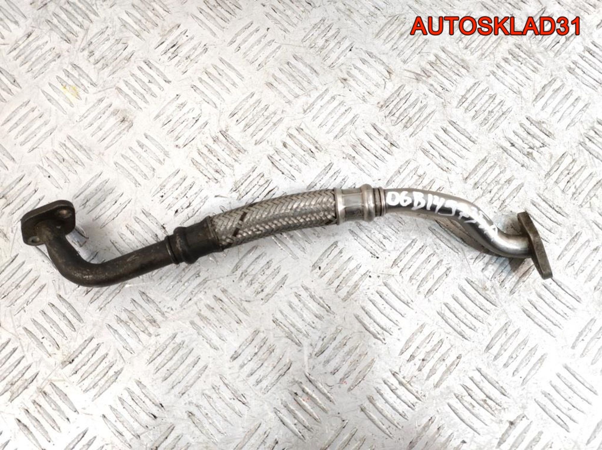 Трубка турбины Audi A4 B7 1,8 BFB Бензин 06B145735A - АвтоСклад31.рф - авторазборка контрактные б/у запчасти в г. Белгород Трубка турбины Audi A4 B7 1,8 BFB Бензин 06B145735A - АвтоСклад31.рф - авторазборка контрактные б/у запчасти в г. Белгород