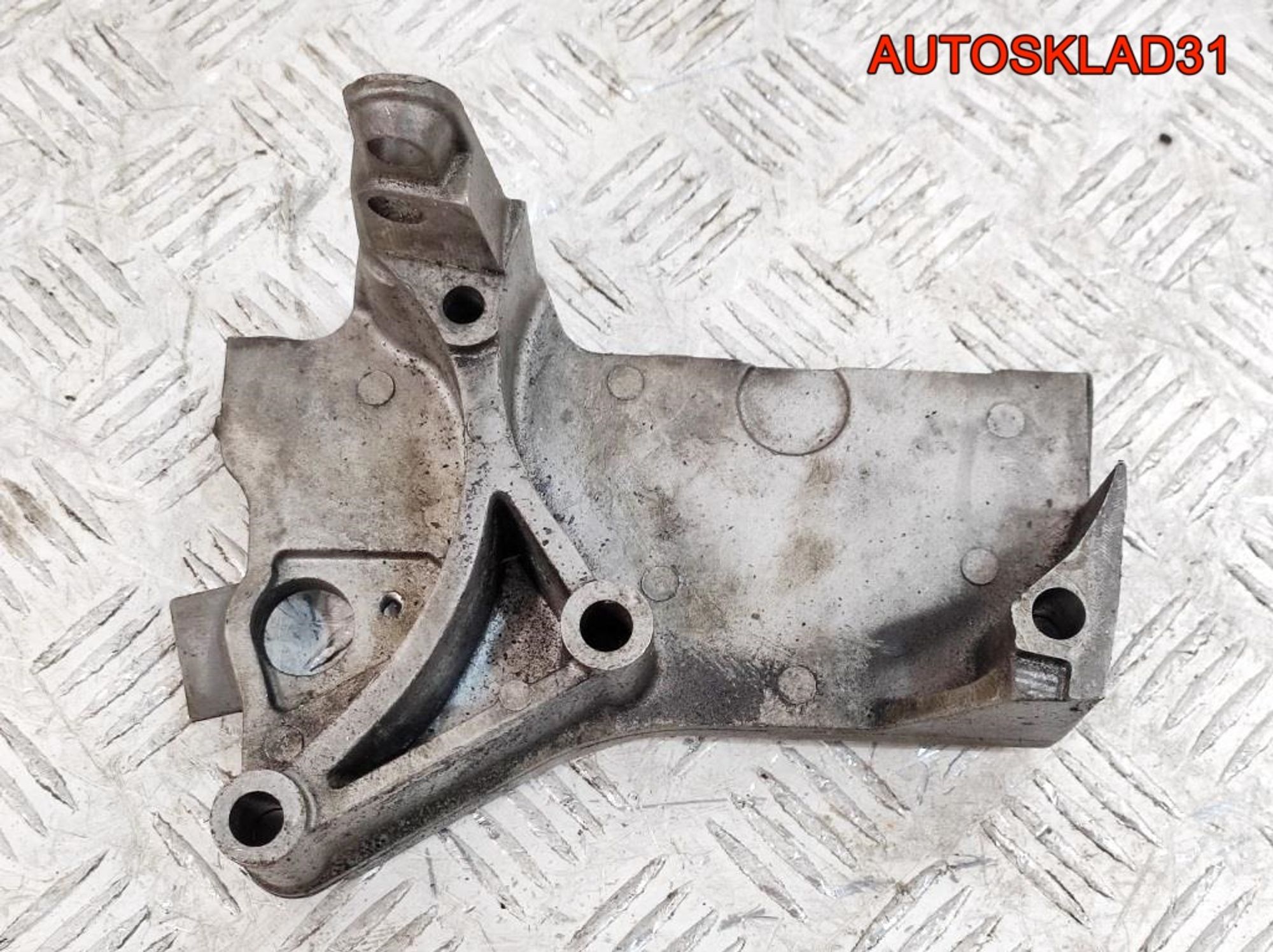 Кронштейн двигателя правый Renault Megane 2 1,5 K9K 8200101196 - АвтоСклад31.рф - авторазборка контрактные б/у запчасти в г. Белгород Кронштейн двигателя правый Renault Megane 2 1,5 K9K 8200101196 - АвтоСклад31.рф - авторазборка контрактные б/у запчасти в г. Белгород