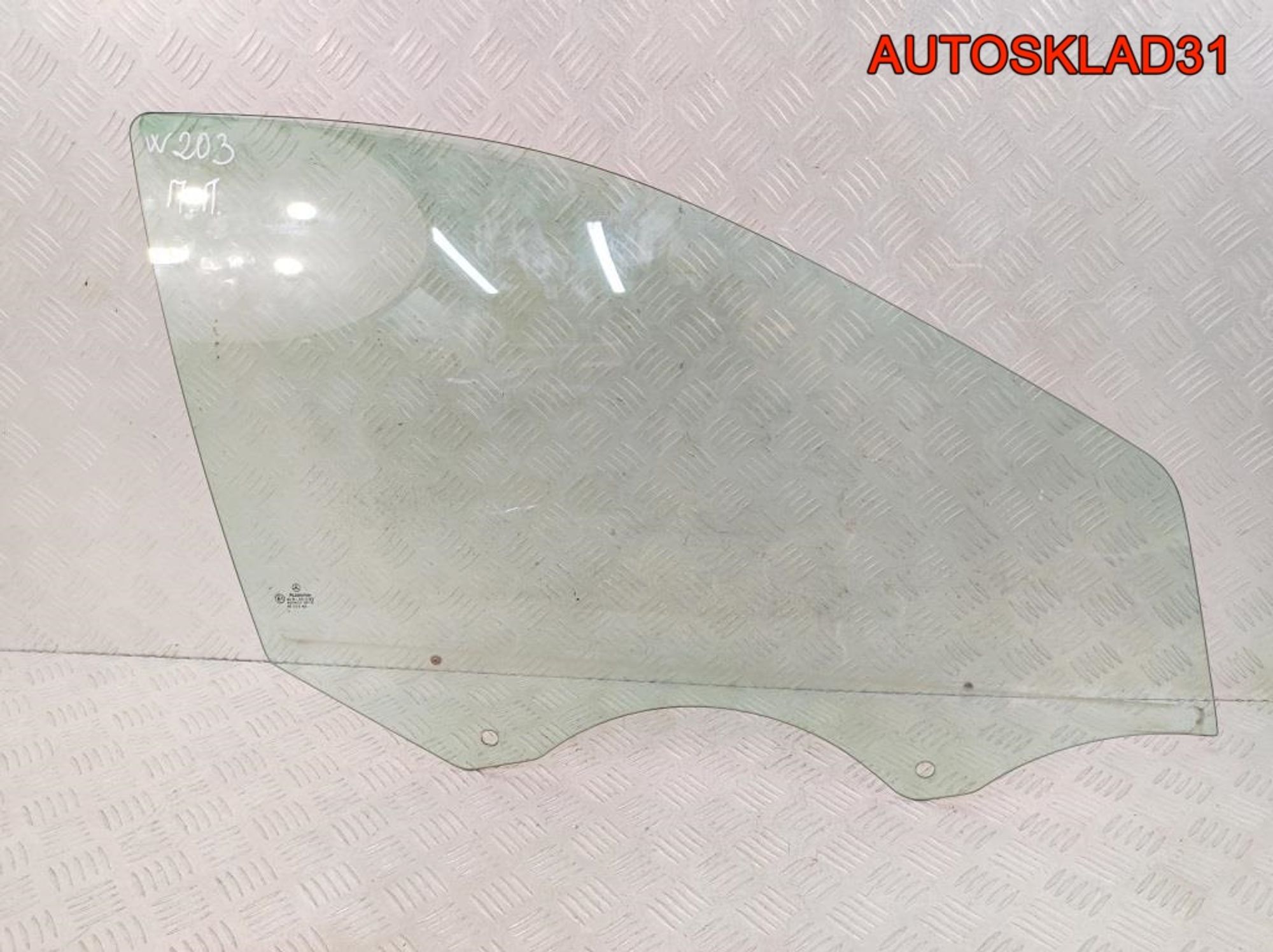 Стекло переднее правое Mercedes W203 A2037250210 - АвтоСклад31.рф - авторазборка контрактные б/у запчасти в г. Белгород Стекло переднее правое Mercedes W203 A2037250210 - АвтоСклад31.рф - авторазборка контрактные б/у запчасти в г. Белгород