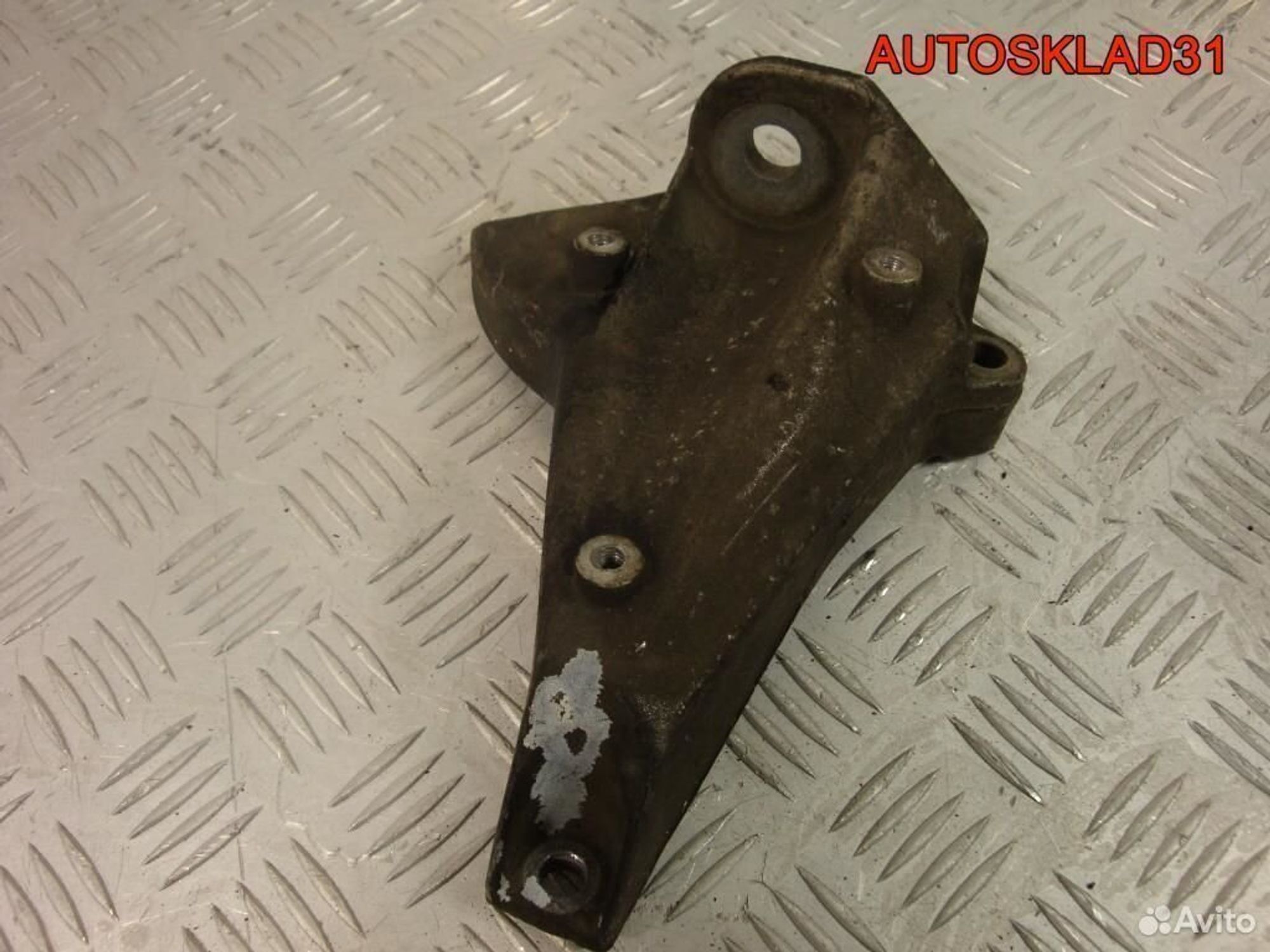 Кронштейн АКПП левый Audi A4 B5 8D0399113AC - АвтоСклад31.рф - авторазборка контрактные б/у запчасти в г. Белгород Кронштейн АКПП левый Audi A4 B5 8D0399113AC - АвтоСклад31.рф - авторазборка контрактные б/у запчасти в г. Белгород