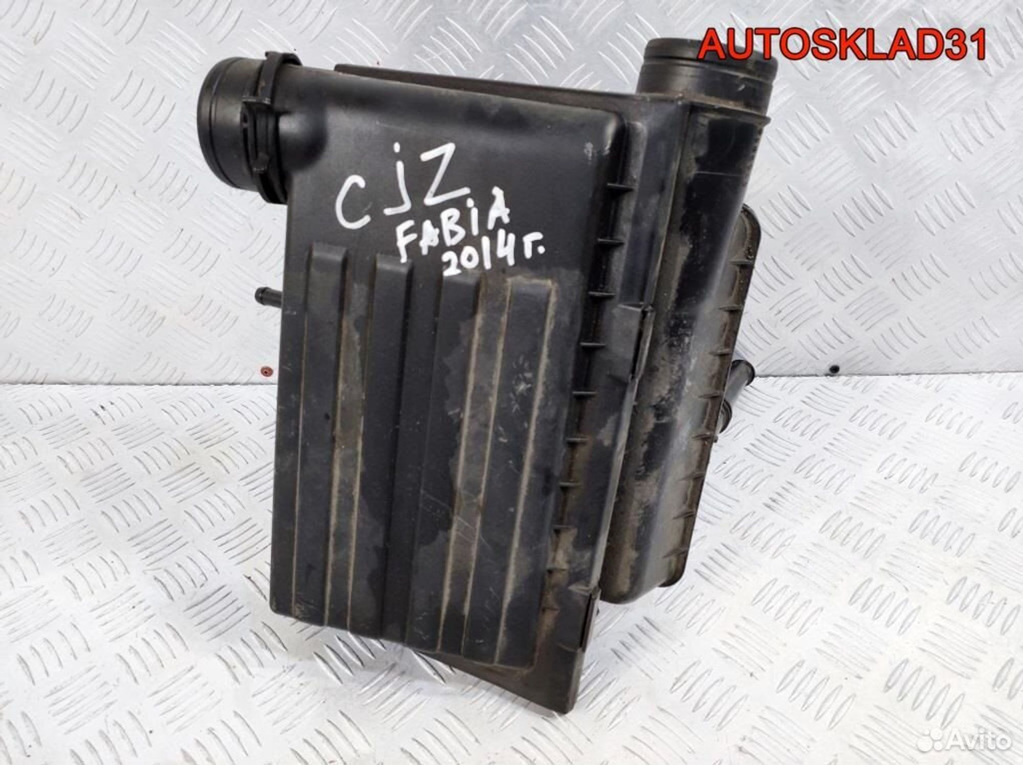 Корпус воздушного фильтра Skoda Fabia 04E129611H - АвтоСклад31.рф - авторазборка контрактные б/у запчасти в г. Белгород Корпус воздушного фильтра Skoda Fabia 04E129611H - АвтоСклад31.рф - авторазборка контрактные б/у запчасти в г. Белгород