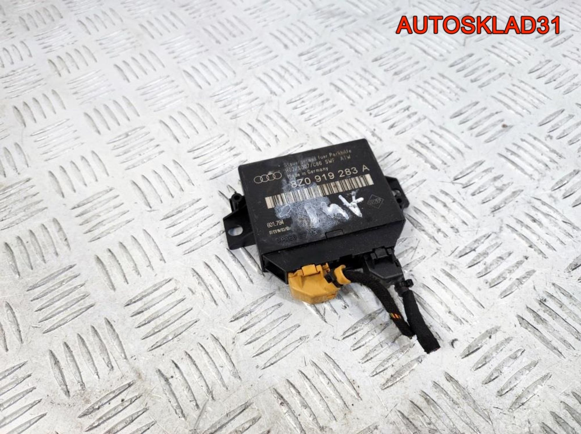 Блок парктроников Audi A4 B6 8Z0919283A - АвтоСклад31.рф - авторазборка контрактные б/у запчасти в г. Белгород Блок парктроников Audi A4 B6 8Z0919283A - АвтоСклад31.рф - авторазборка контрактные б/у запчасти в г. Белгород