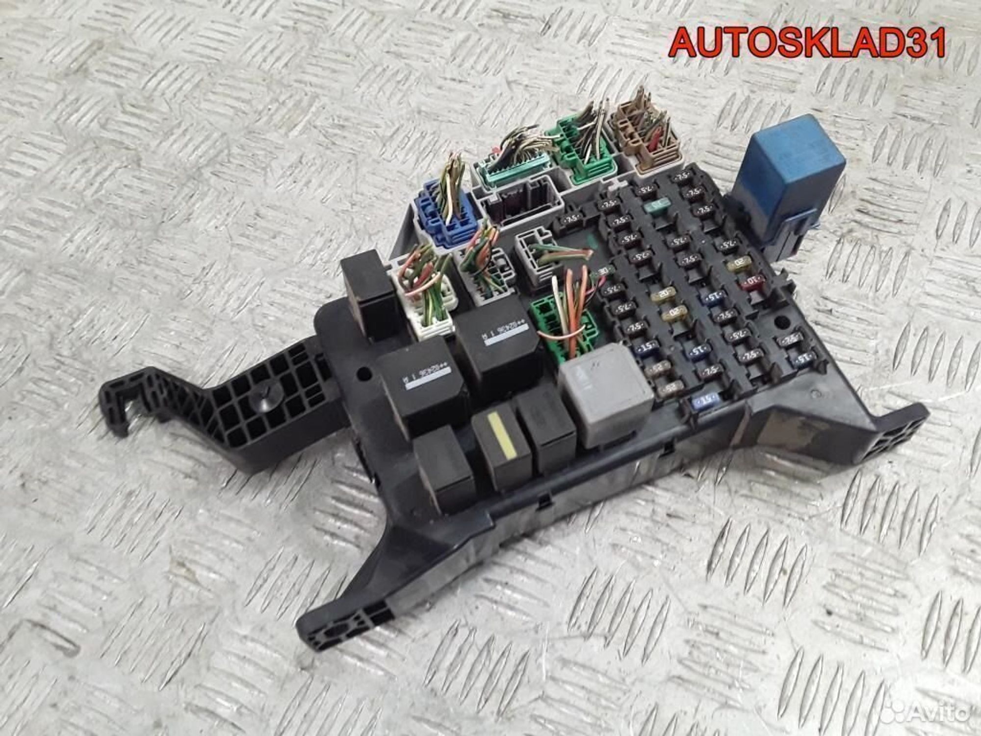 Блок предохранителей Ford Mondeo 3 1s7t14a073af - АвтоСклад31.рф - авторазборка контрактные б/у запчасти в г. Белгород Блок предохранителей Ford Mondeo 3 1s7t14a073af - АвтоСклад31.рф - авторазборка контрактные б/у запчасти в г. Белгород