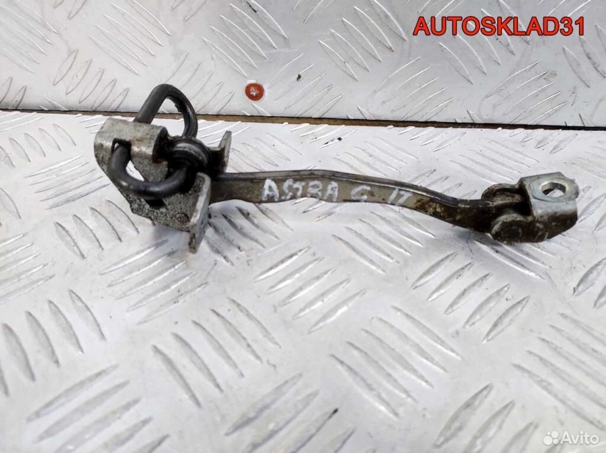 Ограничитель двери передней Opel Astra G 24434085 - АвтоСклад31.рф - авторазборка контрактные б/у запчасти в г. Белгород Ограничитель двери передней Opel Astra G 24434085 - АвтоСклад31.рф - авторазборка контрактные б/у запчасти в г. Белгород