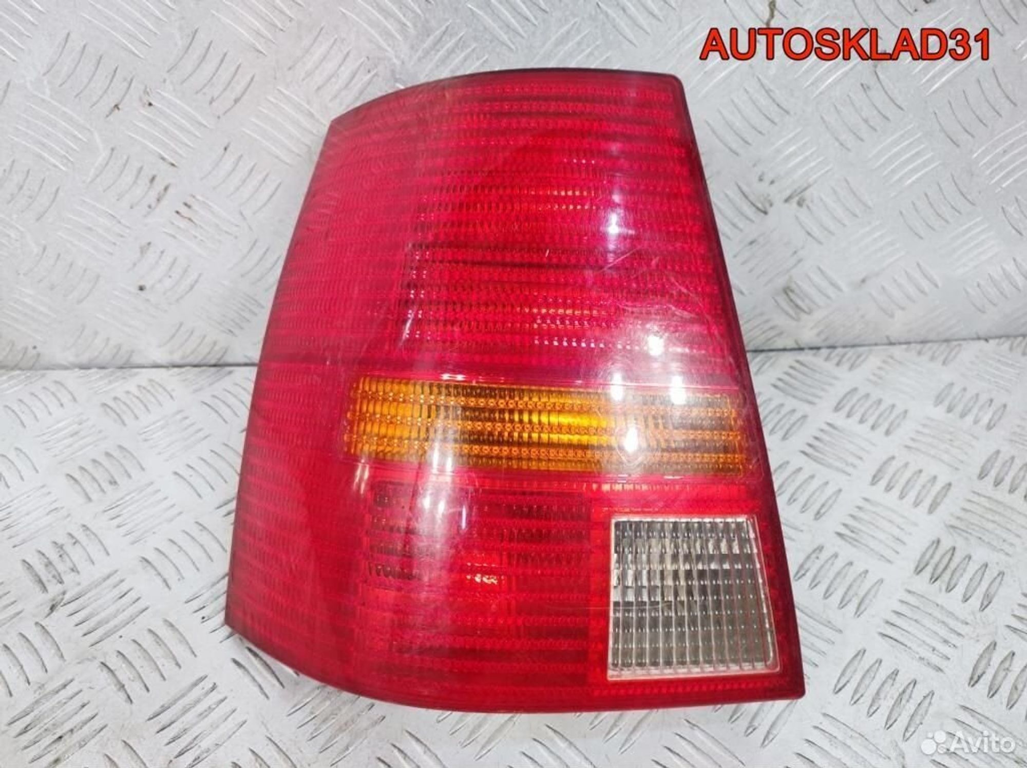 Фонарь задний левый Volkswagen Golf 4 1J9945075P - АвтоСклад31.рф - авторазборка контрактные б/у запчасти в г. Белгород Фонарь задний левый Volkswagen Golf 4 1J9945075P - АвтоСклад31.рф - авторазборка контрактные б/у запчасти в г. Белгород