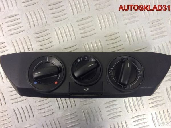 Лючок бензобака VW Golf 5 1K9809857B Универсал - АвтоСклад31.рф - авторазборка контрактные б/у запчасти в г. Белгород