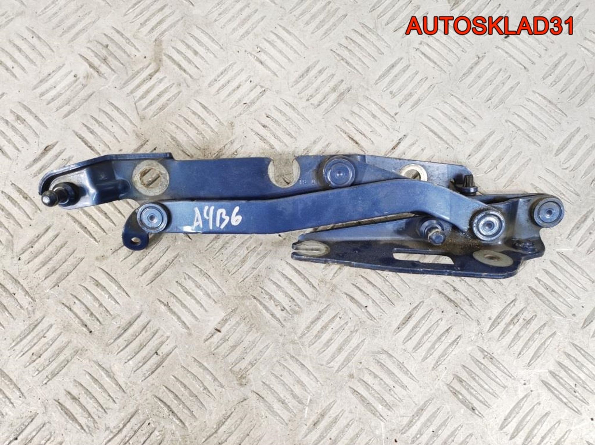 Петля крышки багажника правая Audi A4 B7 8E5827302 - АвтоСклад31.рф - авторазборка контрактные б/у запчасти в г. Белгород Петля крышки багажника правая Audi A4 B7 8E5827302 - АвтоСклад31.рф - авторазборка контрактные б/у запчасти в г. Белгород