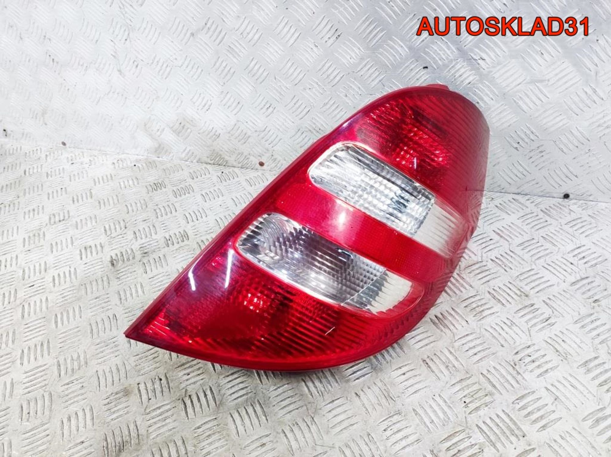 Фонарь задний правый Mercedes W169 A1698200464 - АвтоСклад31.рф - авторазборка контрактные б/у запчасти в г. Белгород Фонарь задний правый Mercedes W169 A1698200464 - АвтоСклад31.рф - авторазборка контрактные б/у запчасти в г. Белгород