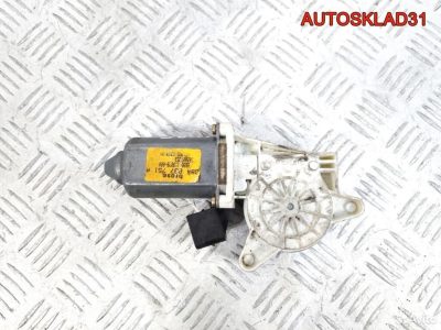 Моторчик стеклоподъёмника VW Passat B5 3B4837751A - АвтоСклад31.рф - авторазборка контрактные б/у запчасти в г. Белгород