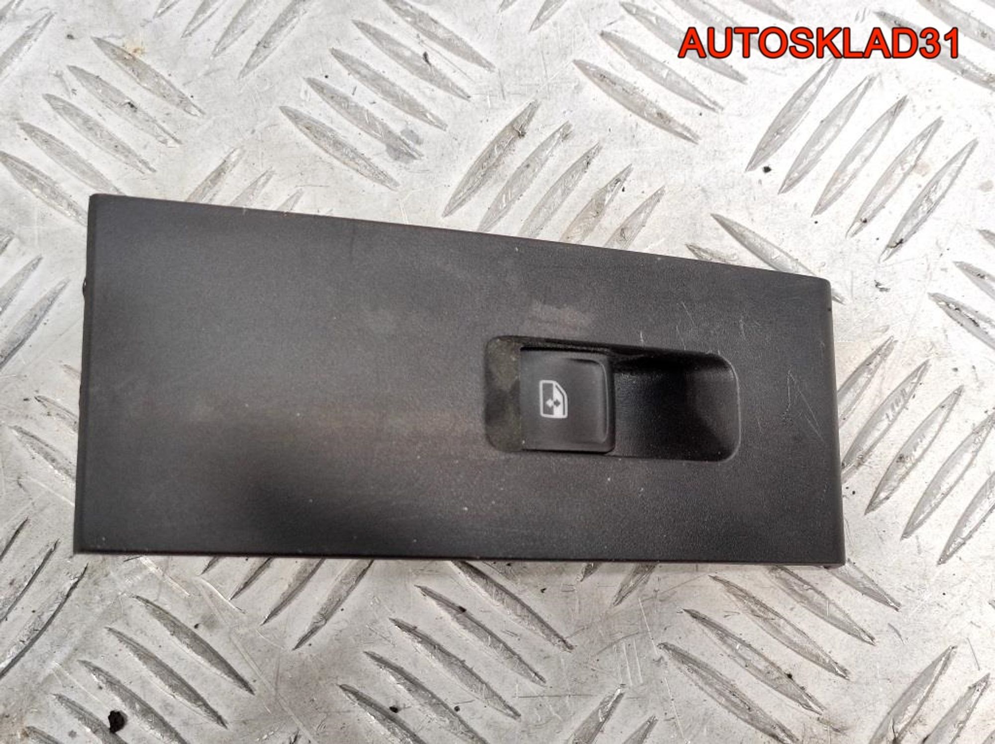 Кнопка стеклоподъемника Skoda Rapid 5JA959855A - АвтоСклад31.рф - авторазборка контрактные б/у запчасти в г. Белгород Кнопка стеклоподъемника Skoda Rapid 5JA959855A - АвтоСклад31.рф - авторазборка контрактные б/у запчасти в г. Белгород