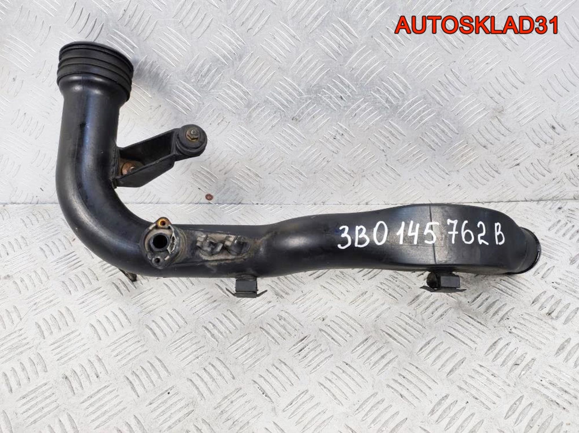 Патрубок интеркулера Audi A4 B6 1.9 AVF 3B0145762B - АвтоСклад31.рф - авторазборка контрактные б/у запчасти в г. Белгород Патрубок интеркулера Audi A4 B6 1.9 AVF 3B0145762B - АвтоСклад31.рф - авторазборка контрактные б/у запчасти в г. Белгород