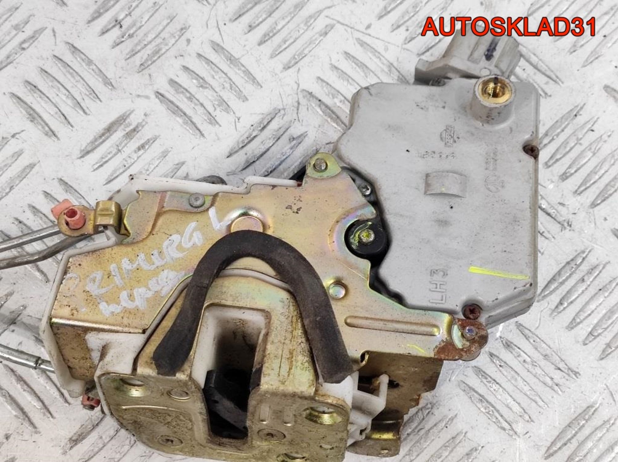 Замок двери передней левой Nissan Primera P11 805032F011 - АвтоСклад31.рф - авторазборка контрактные б/у запчасти в г. Белгород Замок двери передней левой Nissan Primera P11 805032F011 - АвтоСклад31.рф - авторазборка контрактные б/у запчасти в г. Белгород