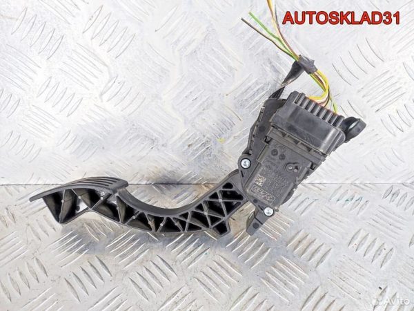 Решетка радиатора Opel Astra J 13300945 - АвтоСклад31.рф - авторазборка контрактные б/у запчасти в г. Белгород