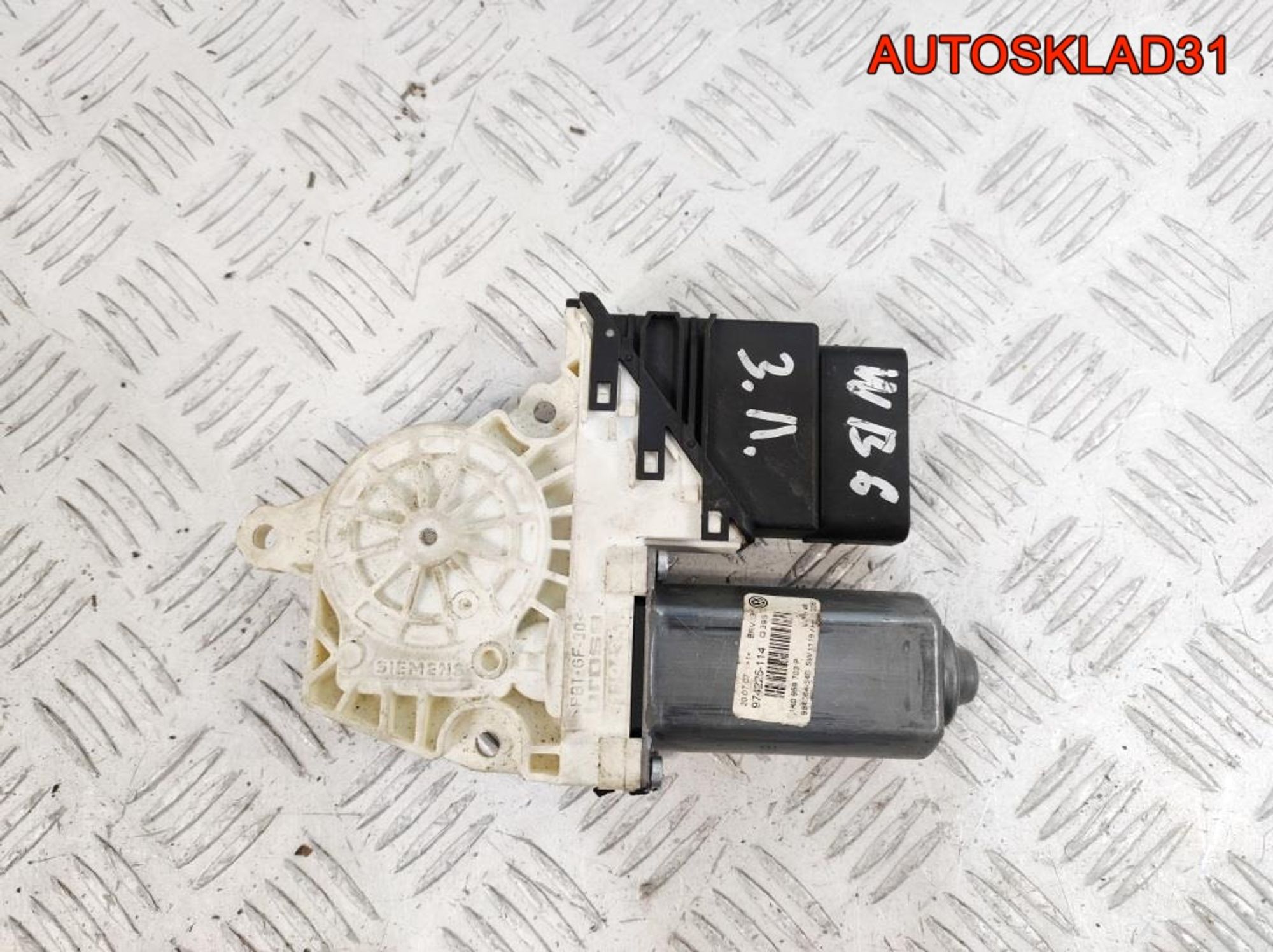Моторчик стеклоподъемника з/л VW Passat B6 1K0959703P - АвтоСклад31.рф - авторазборка контрактные б/у запчасти в г. Белгород Моторчик стеклоподъемника з/л VW Passat B6 1K0959703P - АвтоСклад31.рф - авторазборка контрактные б/у запчасти в г. Белгород