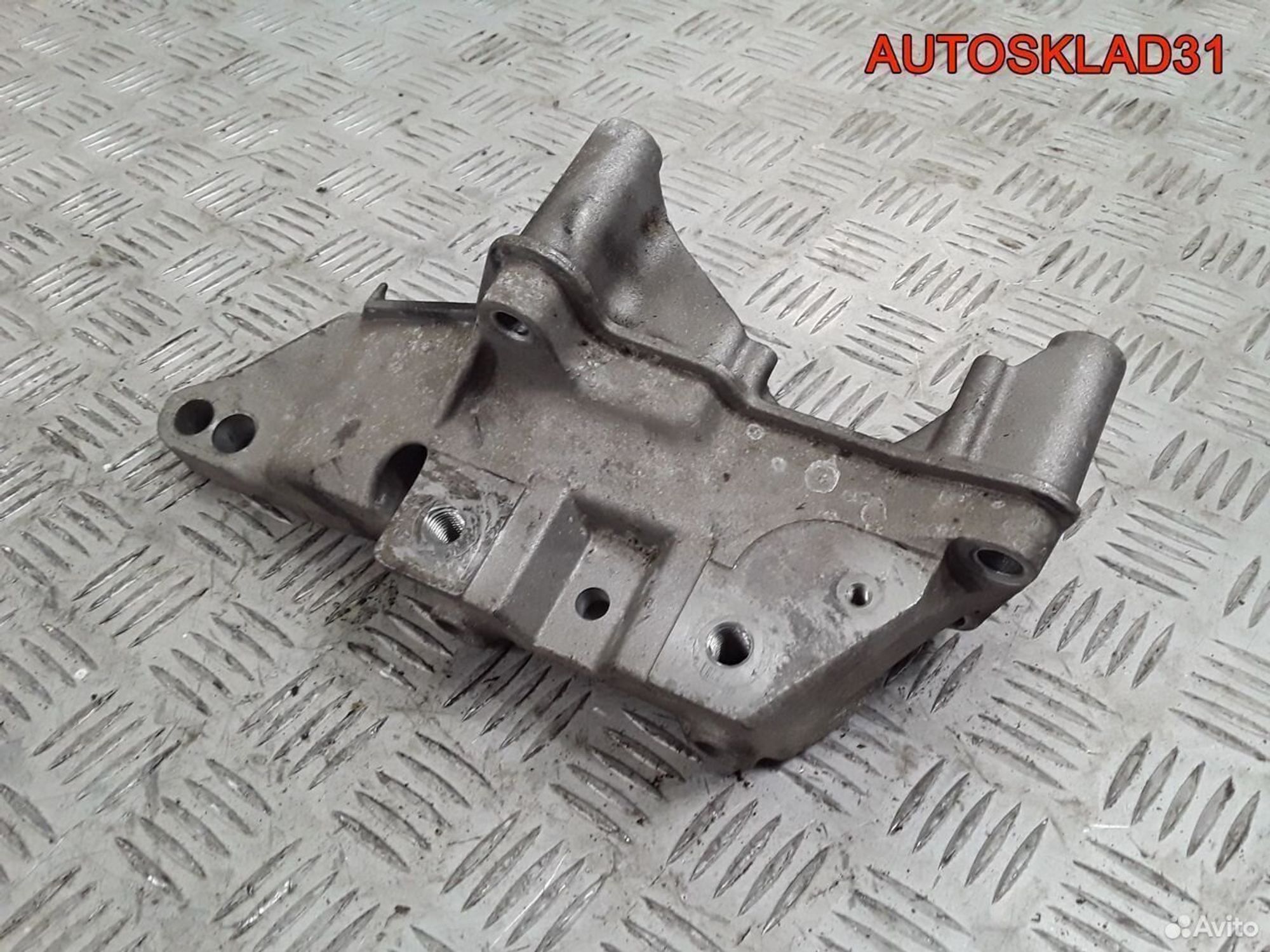 Кронштейн двигателя правый VW Golf 4 036199275J - АвтоСклад31.рф - авторазборка контрактные б/у запчасти в г. Белгород Кронштейн двигателя правый VW Golf 4 036199275J - АвтоСклад31.рф - авторазборка контрактные б/у запчасти в г. Белгород