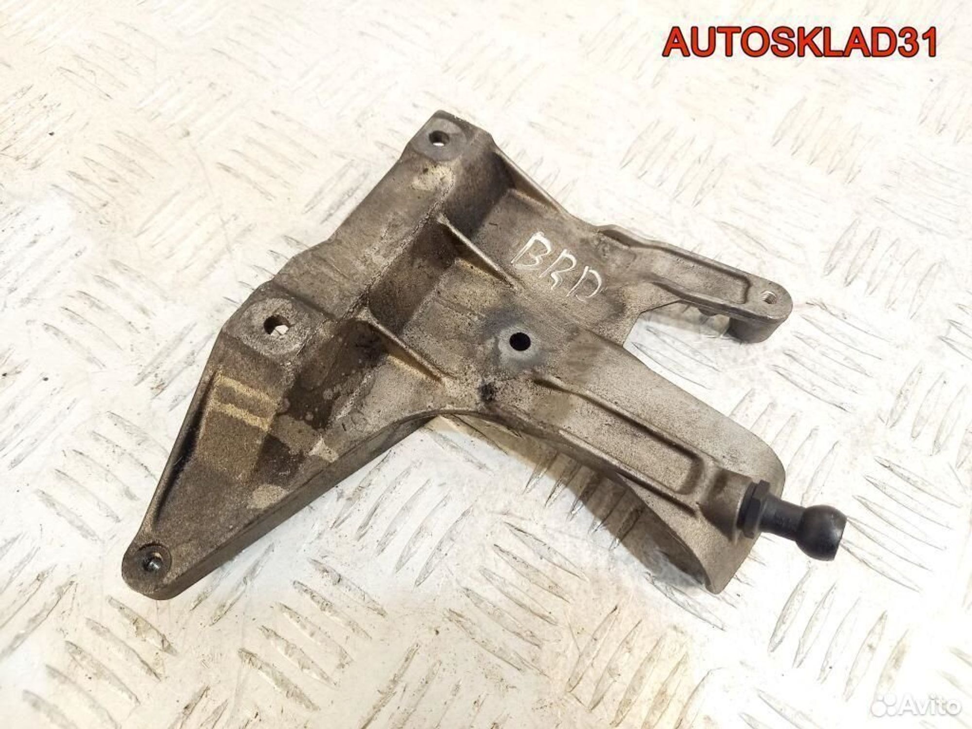 Кронштейн Audi A4 B7 2,0 TDI BRD 03G131159B - АвтоСклад31.рф - авторазборка контрактные б/у запчасти в г. Белгород Кронштейн Audi A4 B7 2,0 TDI BRD 03G131159B - АвтоСклад31.рф - авторазборка контрактные б/у запчасти в г. Белгород