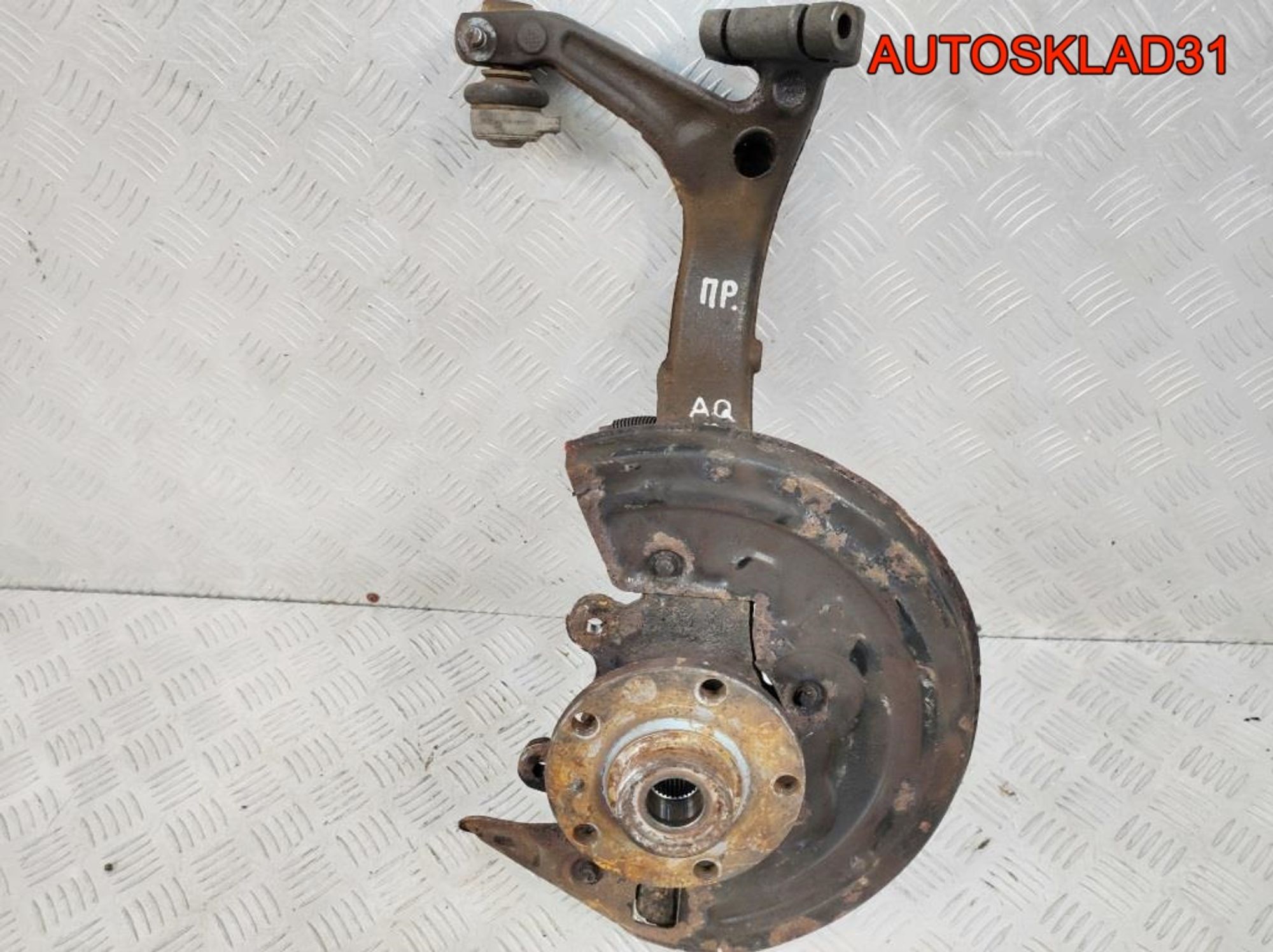 Кулак передний правый VW Passat B5 8D0407258AQ - АвтоСклад31.рф - авторазборка контрактные б/у запчасти в г. Белгород Кулак передний правый VW Passat B5 8D0407258AQ - АвтоСклад31.рф - авторазборка контрактные б/у запчасти в г. Белгород