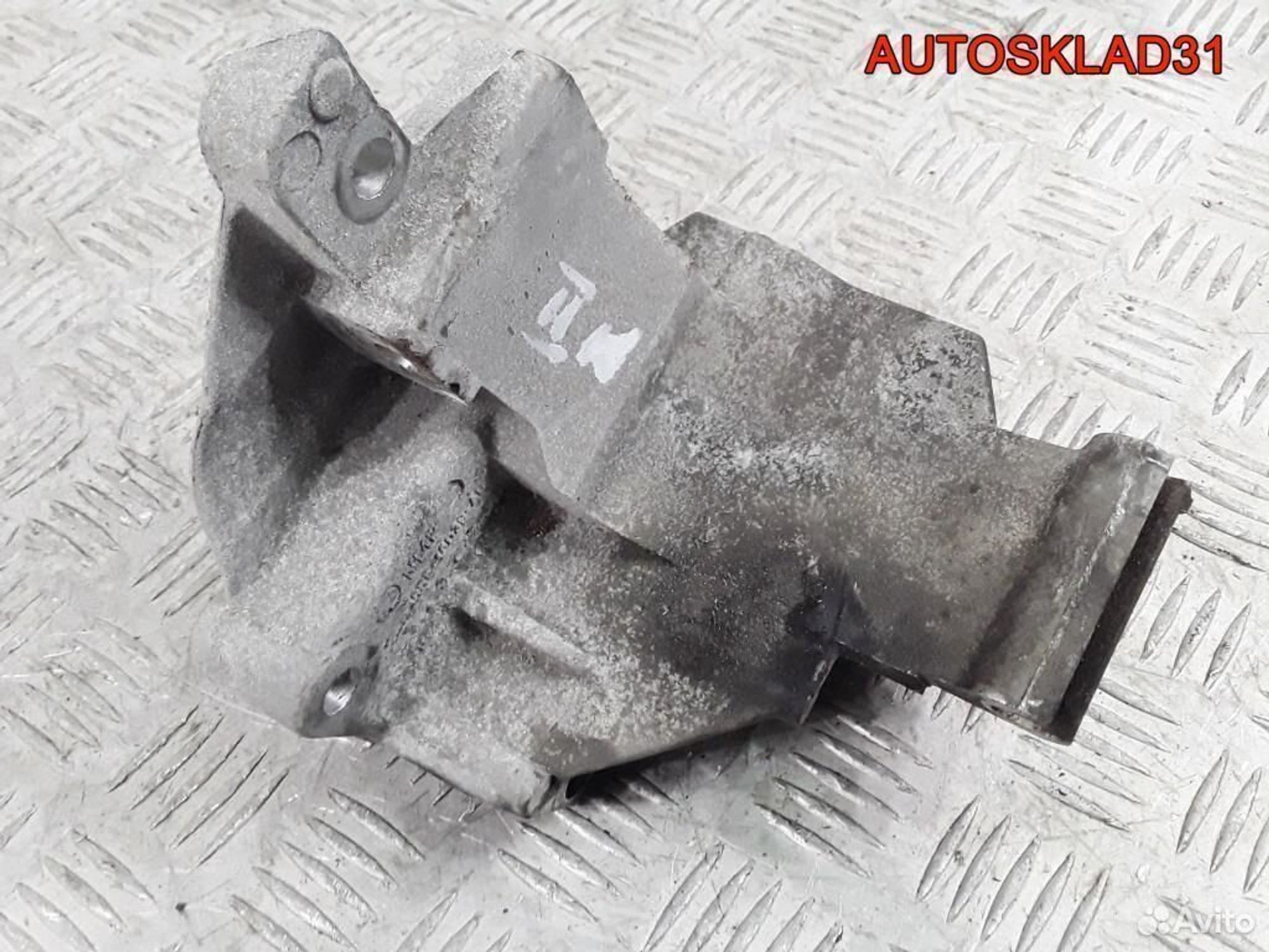 Кронштейн генератора Ford Mondeo 2 98BB10039AC - АвтоСклад31.рф - авторазборка контрактные б/у запчасти в г. Белгород Кронштейн генератора Ford Mondeo 2 98BB10039AC - АвтоСклад31.рф - авторазборка контрактные б/у запчасти в г. Белгород