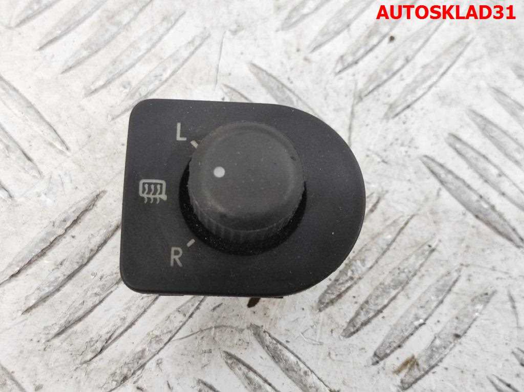 Переключатель регулировки зеркала VW Golf 4 1J1959565F - АвтоСклад31.рф - авторазборка контрактные б/у запчасти в г. Белгород Переключатель регулировки зеркала VW Golf 4 1J1959565F - АвтоСклад31.рф - авторазборка контрактные б/у запчасти в г. Белгород