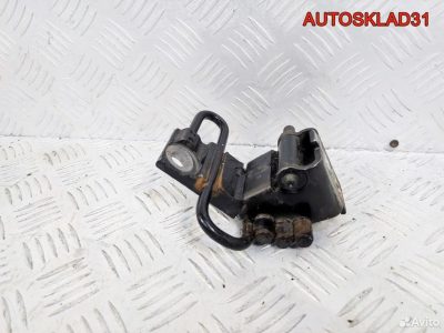 Петля двери передней левой Audi A8 D3 4E0831411A - АвтоСклад31.рф - авторазборка контрактные б/у запчасти в г. Белгород
