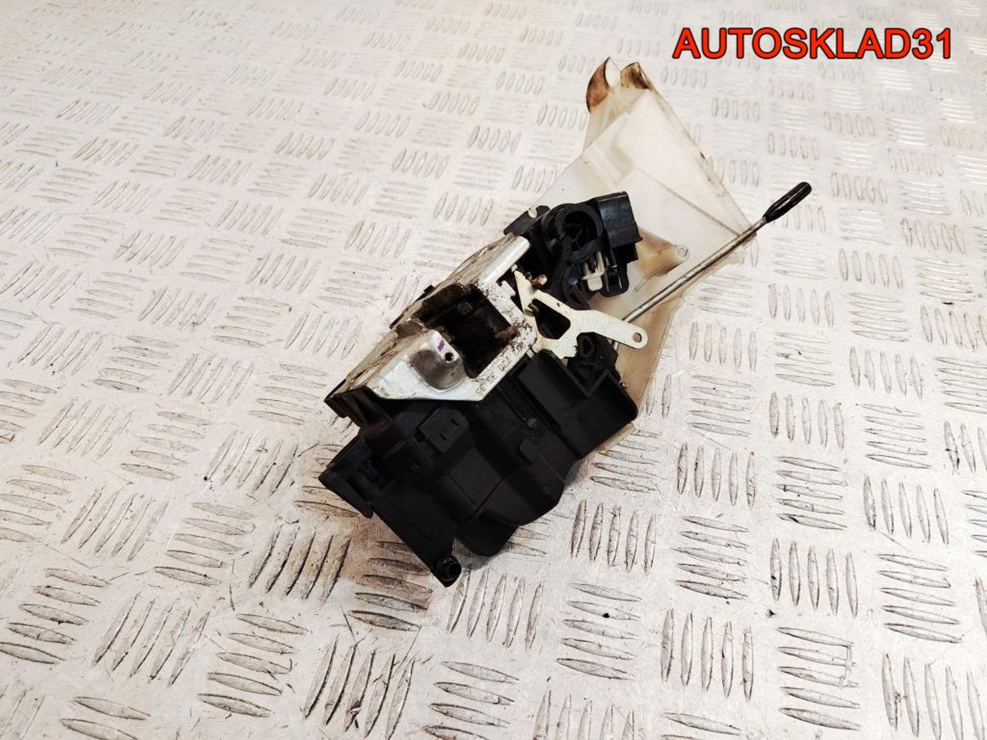Замок двери передней левой Mercedes Benz W210 A2027203535 - АвтоСклад31.рф - авторазборка контрактные б/у запчасти в г. Белгород Замок двери передней левой Mercedes Benz W210 A2027203535 - АвтоСклад31.рф - авторазборка контрактные б/у запчасти в г. Белгород