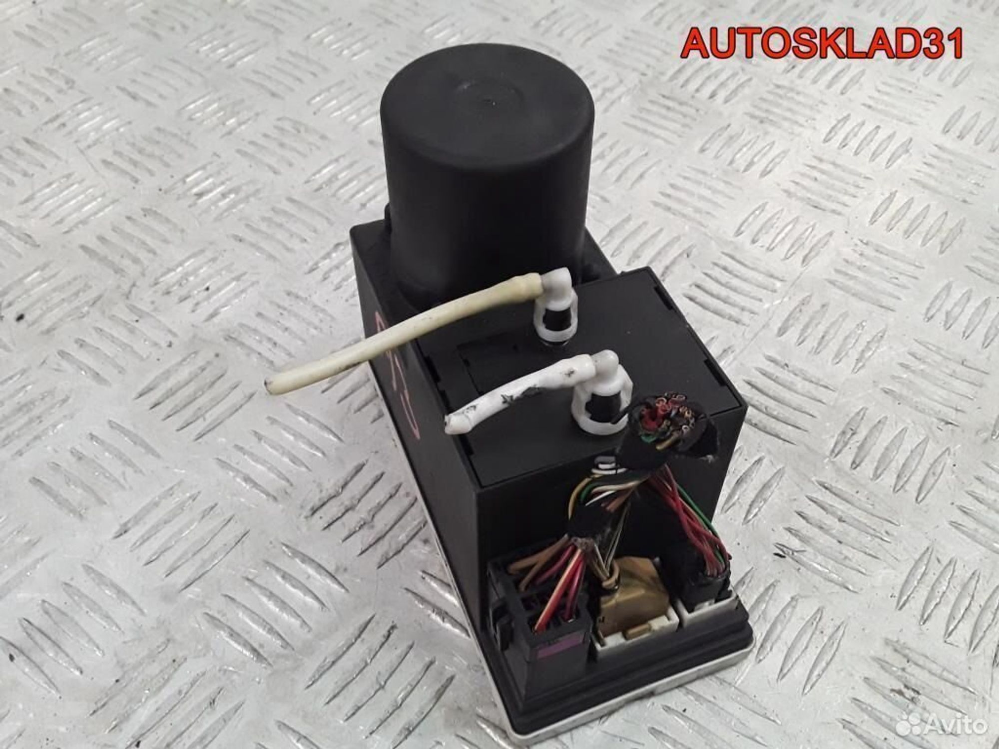 Компрессор центрального замка Audi A4 8L0862257D - АвтоСклад31.рф - авторазборка контрактные б/у запчасти в г. Белгород Компрессор центрального замка Audi A4 8L0862257D - АвтоСклад31.рф - авторазборка контрактные б/у запчасти в г. Белгород