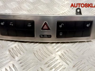 Блок кнопок Mercedes Benz W203 A2038703010 - АвтоСклад31.рф - авторазборка контрактные б/у запчасти в г. Белгород
