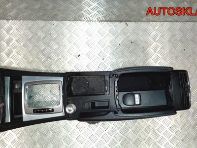Подлокотник с консолью Mercedes Benz W204 A2046800150 - АвтоСклад31.рф - авторазборка контрактные б/у запчасти в г. Белгород