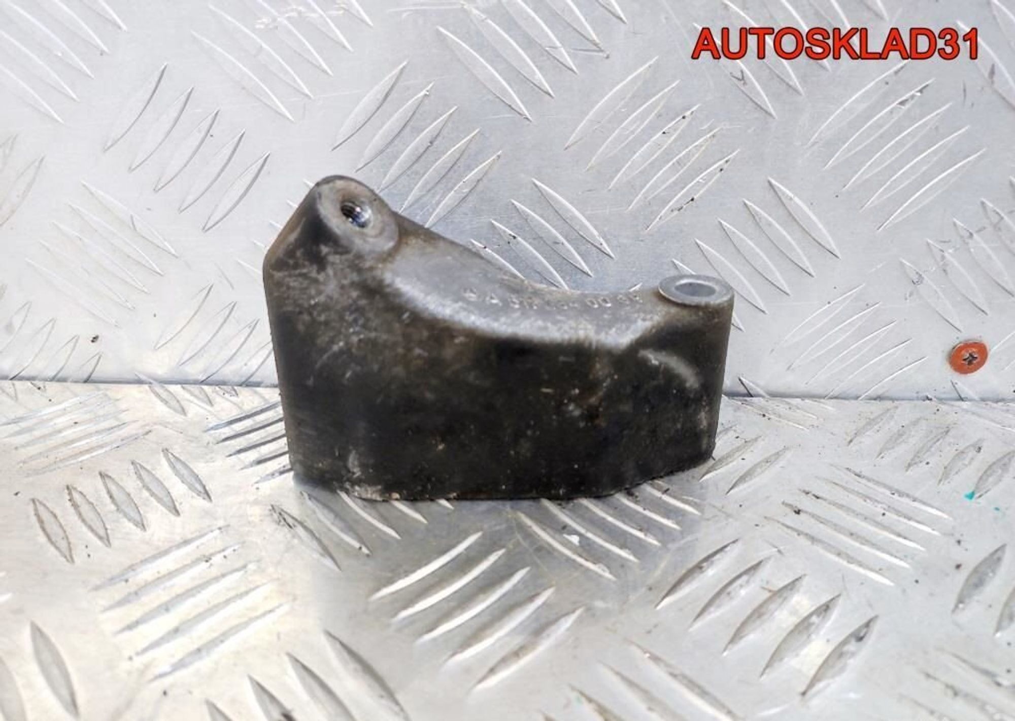 Кронштейн кондиционера Mercedes W202 A6112340039 - АвтоСклад31.рф - авторазборка контрактные б/у запчасти в г. Белгород Кронштейн кондиционера Mercedes W202 A6112340039 - АвтоСклад31.рф - авторазборка контрактные б/у запчасти в г. Белгород