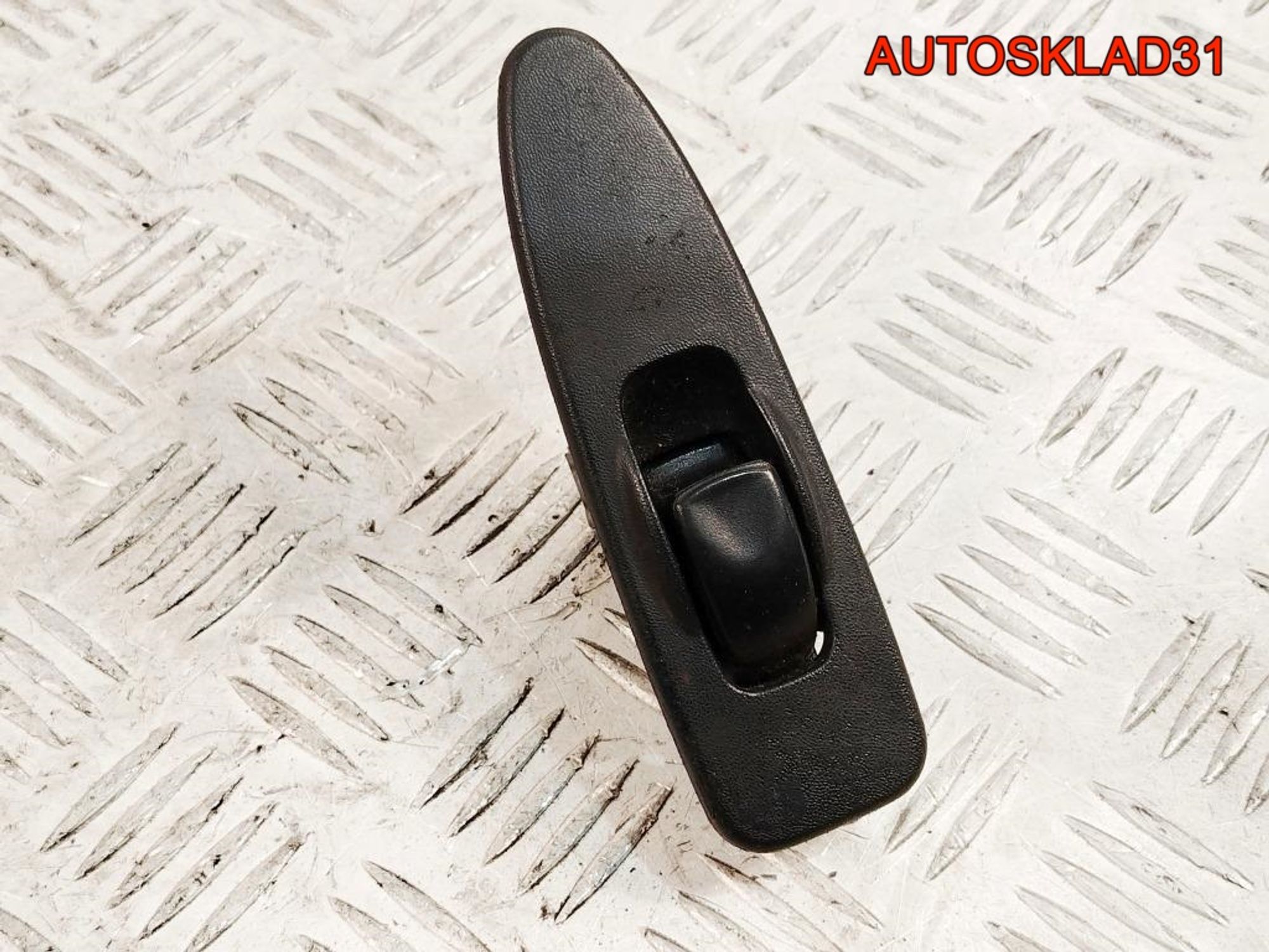 Кнопка стеклоподъемника Mitsubishi Carisma DA MR792851 - АвтоСклад31.рф - авторазборка контрактные б/у запчасти в г. Белгород Кнопка стеклоподъемника Mitsubishi Carisma DA MR792851 - АвтоСклад31.рф - авторазборка контрактные б/у запчасти в г. Белгород
