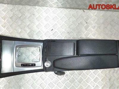 Подлокотник с консолью Mercedes Benz W204 A2046800150 - АвтоСклад31.рф - авторазборка контрактные б/у запчасти в г. Белгород