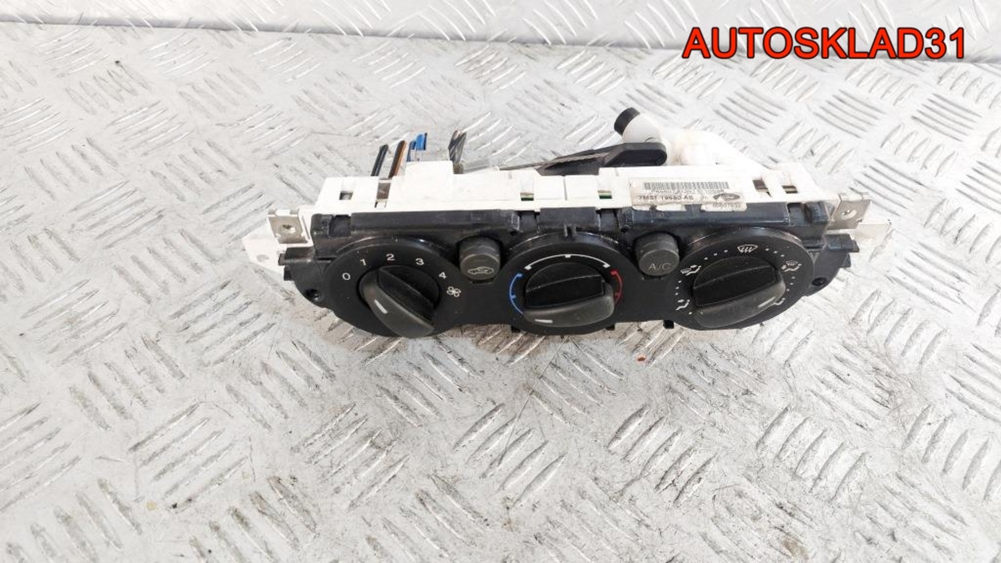 Блок управления отопителем Ford Focus 2 7M5T19980AB - АвтоСклад31.рф - авторазборка контрактные б/у запчасти в г. Белгород Блок управления отопителем Ford Focus 2 7M5T19980AB - АвтоСклад31.рф - авторазборка контрактные б/у запчасти в г. Белгород
