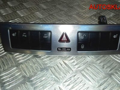 Блок кнопок Mercedes Benz W203 A2038703010 - АвтоСклад31.рф - авторазборка контрактные б/у запчасти в г. Белгород