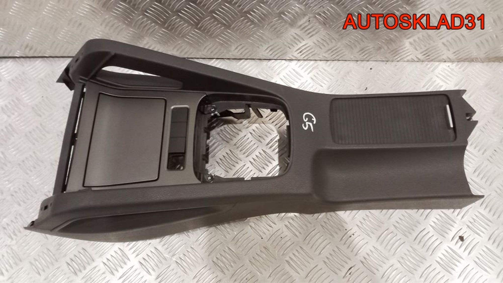 Консоль центральная VW Golf 5 1K0863243A - АвтоСклад31.рф - авторазборка контрактные б/у запчасти в г. Белгород Консоль центральная VW Golf 5 1K0863243A - АвтоСклад31.рф - авторазборка контрактные б/у запчасти в г. Белгород
