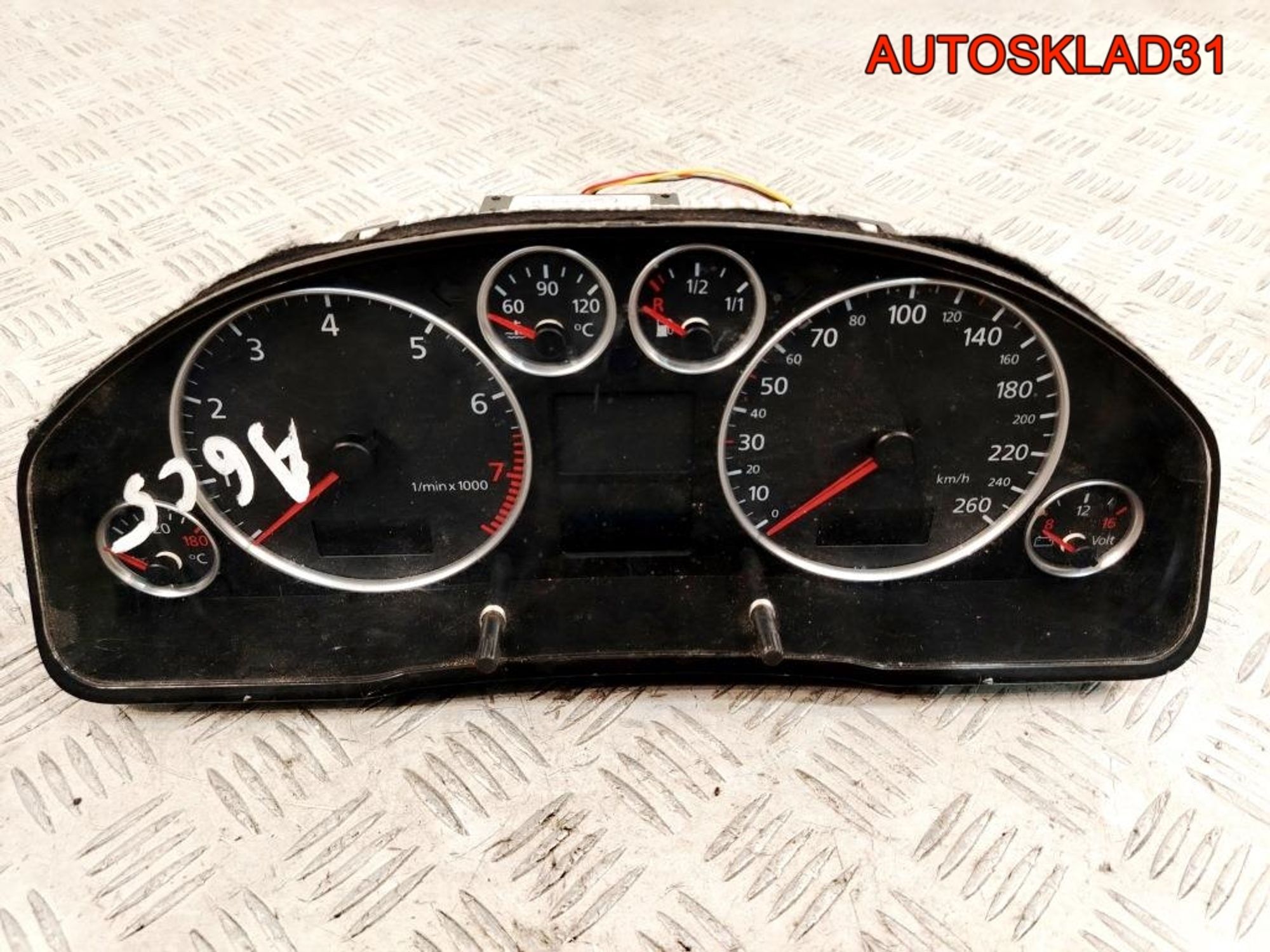Панель приборов Audi A6 C5 4B0920900R Бензин - АвтоСклад31.рф - авторазборка контрактные б/у запчасти в г. Белгород Панель приборов Audi A6 C5 4B0920900R Бензин - АвтоСклад31.рф - авторазборка контрактные б/у запчасти в г. Белгород