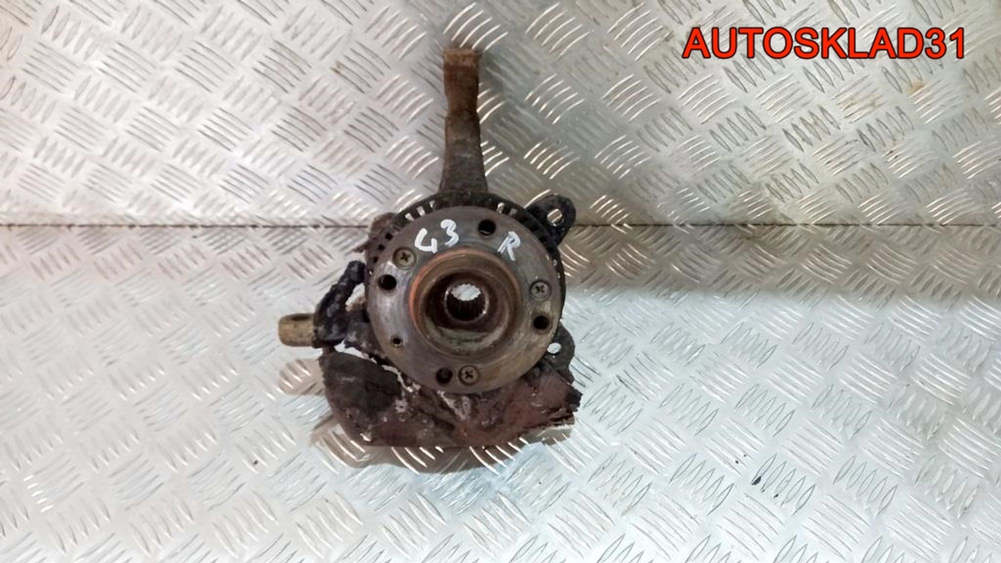 Кулак поворотный передний правый VW Golf 3 357407256C - АвтоСклад31.рф - авторазборка контрактные б/у запчасти в г. Белгород Кулак поворотный передний правый VW Golf 3 357407256C - АвтоСклад31.рф - авторазборка контрактные б/у запчасти в г. Белгород