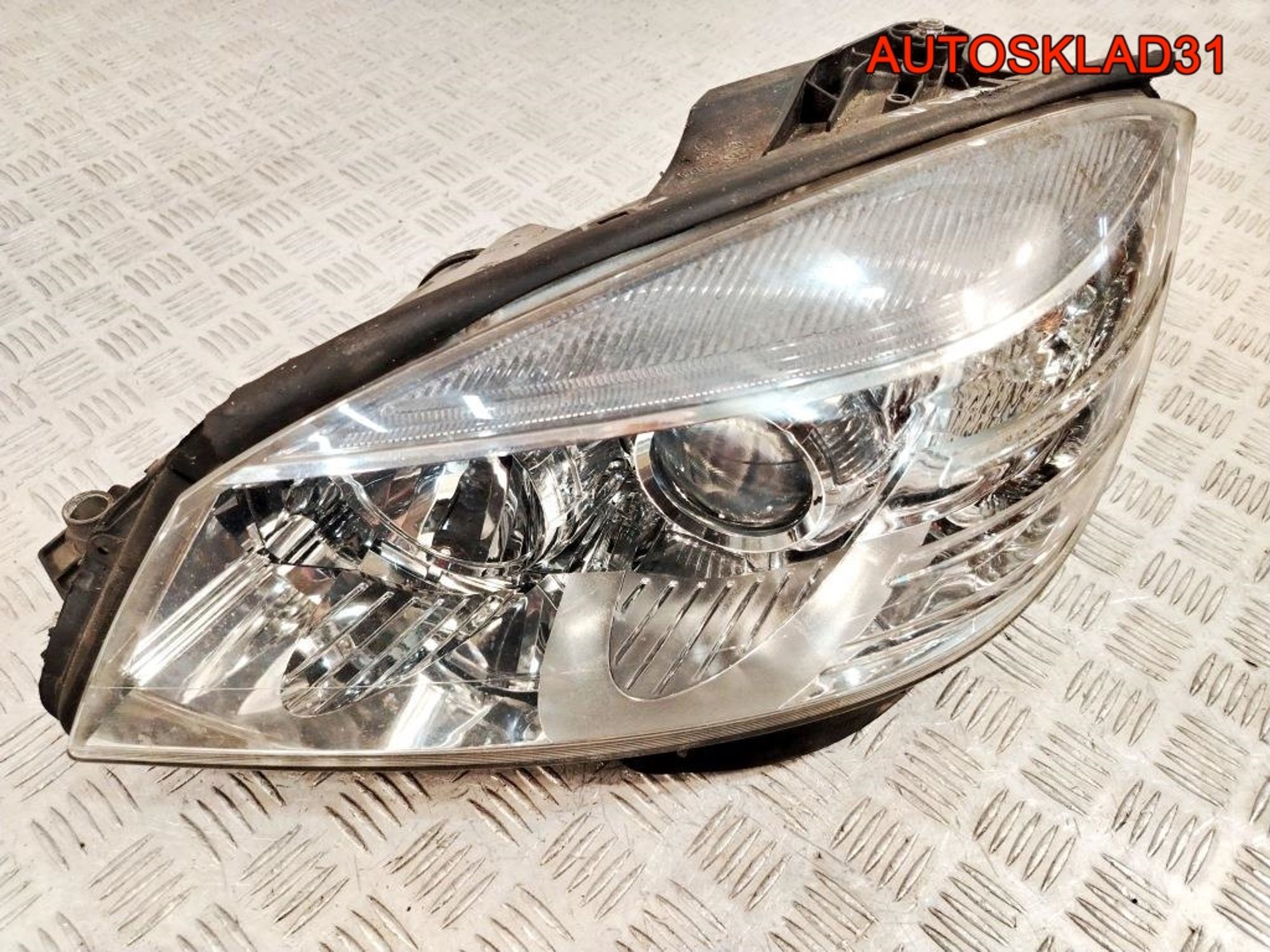 Фара левая Mercedes Benz W204 A2049065103 - АвтоСклад31.рф - авторазборка контрактные б/у запчасти в г. Белгород Фара левая Mercedes Benz W204 A2049065103 - АвтоСклад31.рф - авторазборка контрактные б/у запчасти в г. Белгород