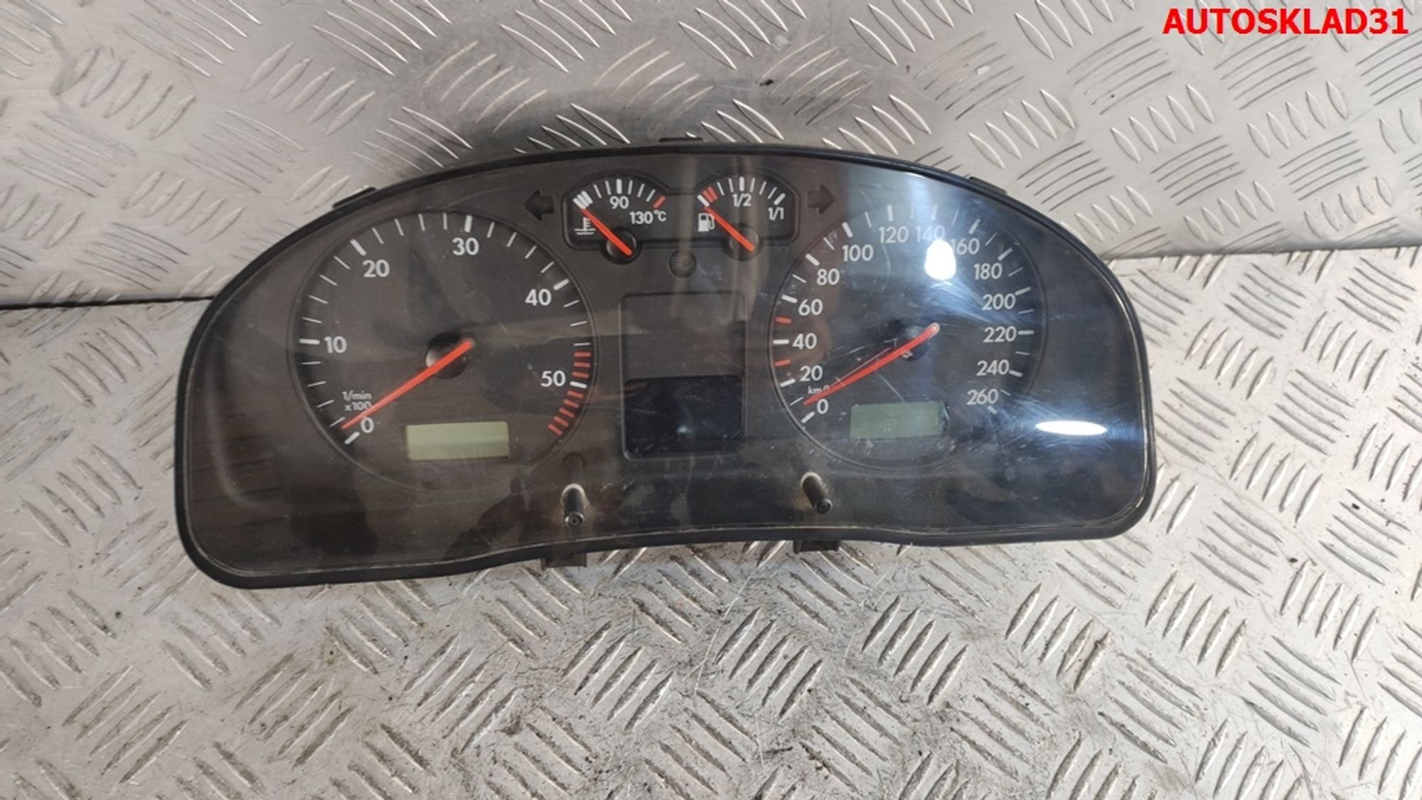 Щиток приборов Volkswagen Passat B5 3B0920822A дизель - АвтоСклад31.рф - авторазборка контрактные б/у запчасти в г. Белгород Щиток приборов Volkswagen Passat B5 3B0920822A дизель - АвтоСклад31.рф - авторазборка контрактные б/у запчасти в г. Белгород