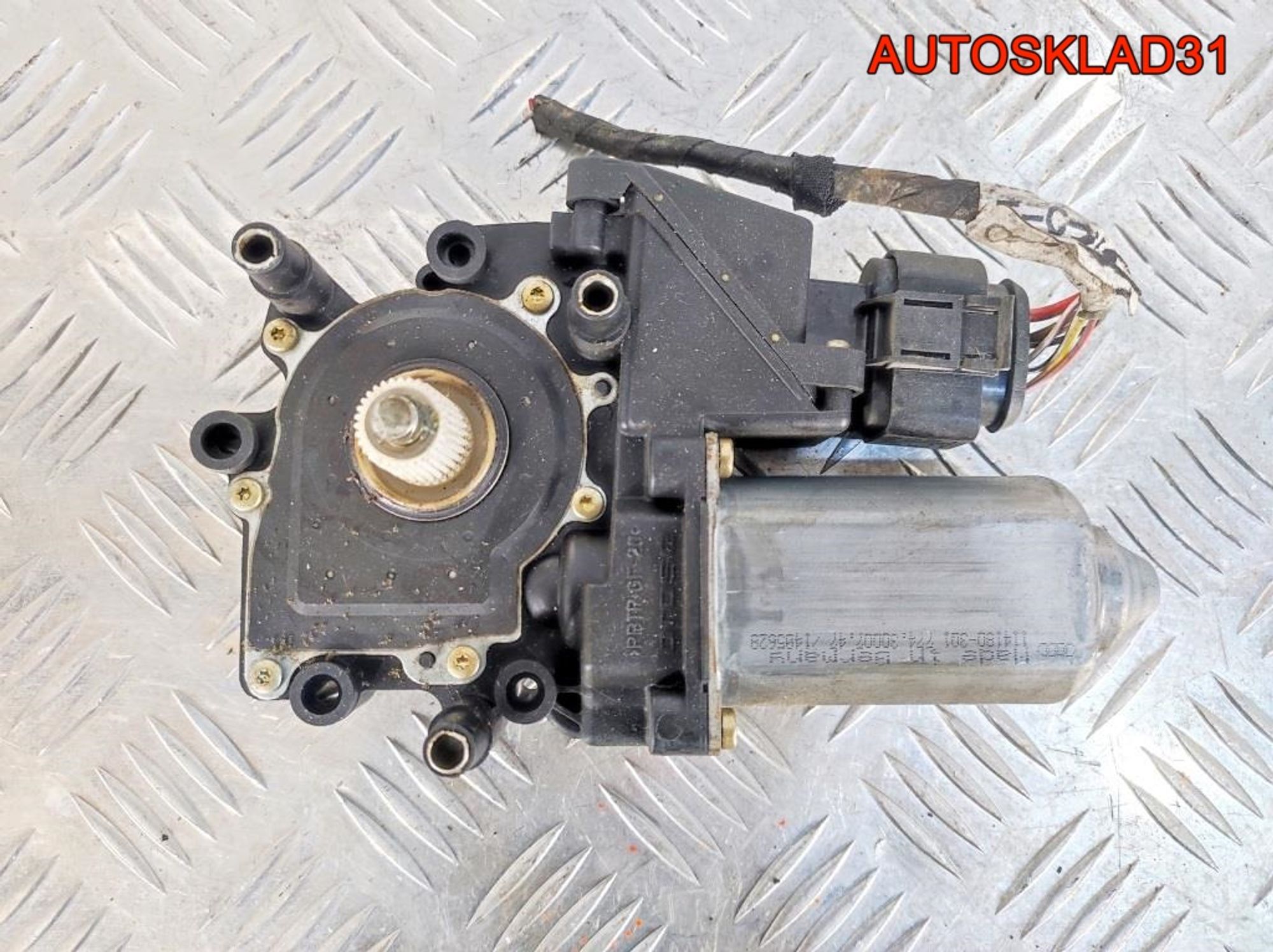 Моторчик стеклоподъёмника Audi A4 Б5 8D0959802B - АвтоСклад31.рф - авторазборка контрактные б/у запчасти в г. Белгород Моторчик стеклоподъёмника Audi A4 Б5 8D0959802B - АвтоСклад31.рф - авторазборка контрактные б/у запчасти в г. Белгород