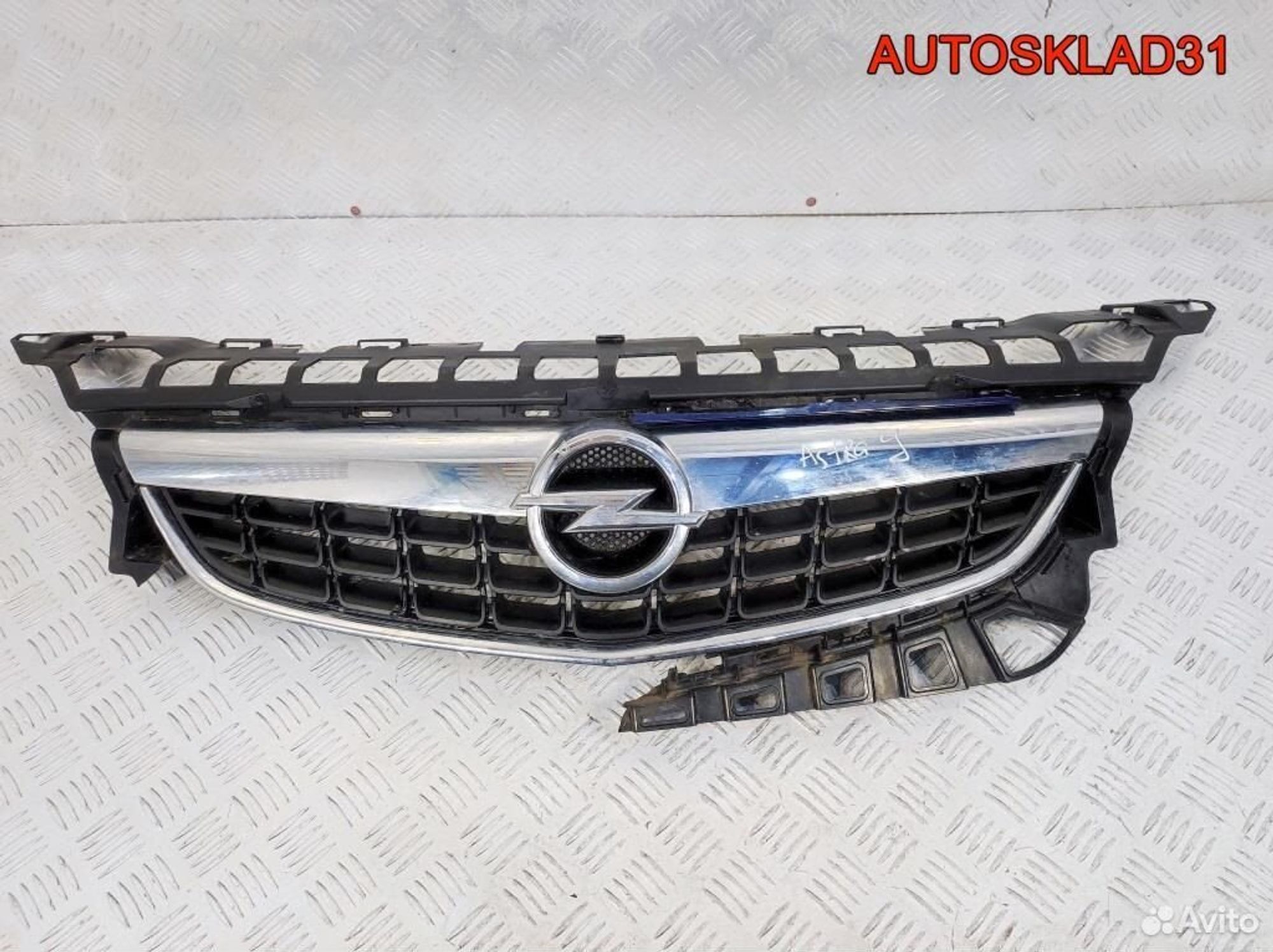 Решетка радиатора Opel Astra J 13300945 - АвтоСклад31.рф - авторазборка контрактные б/у запчасти в г. Белгород Решетка радиатора Opel Astra J 13300945 - АвтоСклад31.рф - авторазборка контрактные б/у запчасти в г. Белгород